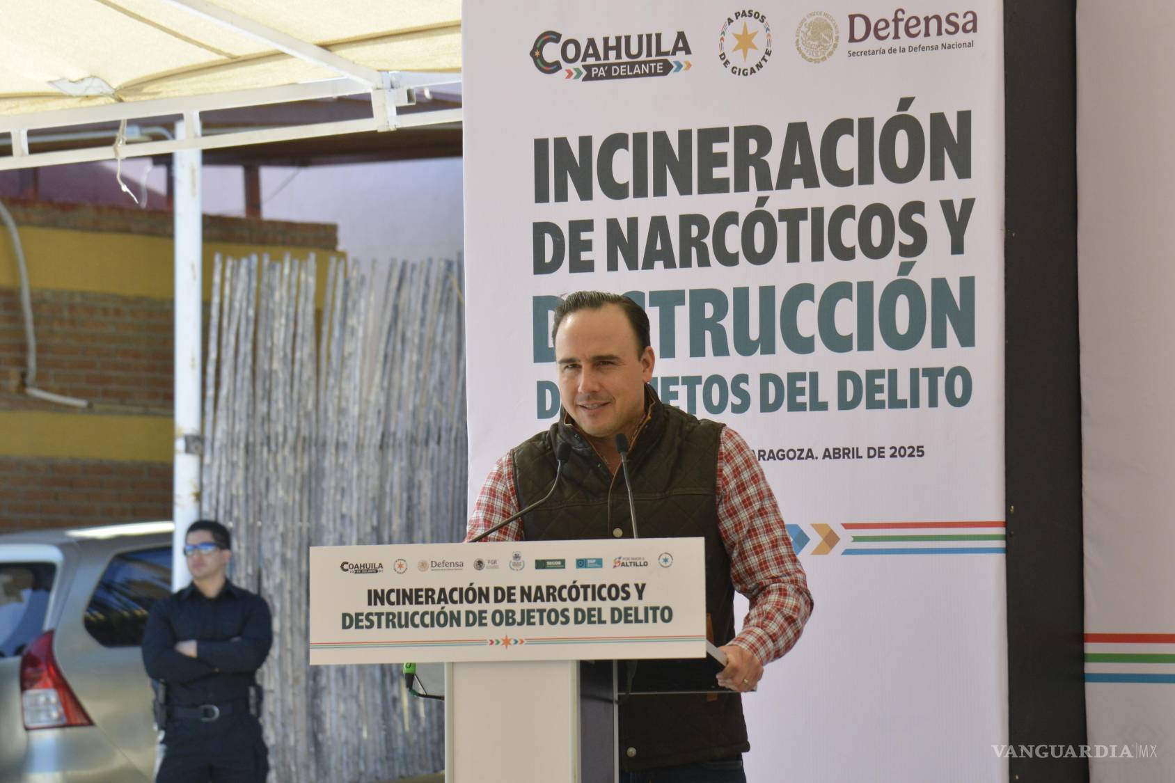$!El gobernador Manolo Jiménez Salinas destacó la importancia de la colaboración entre instituciones para mejorar la seguridad en Coahuila.