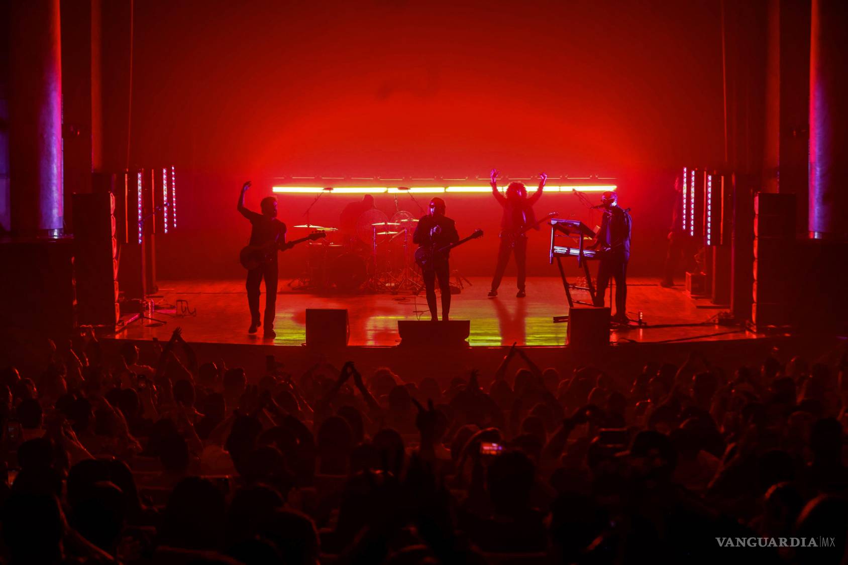 $!Magia y luces fueron parte del concierto de Camilo Séptimo en el Paraninfo del Ateneo Fuente.