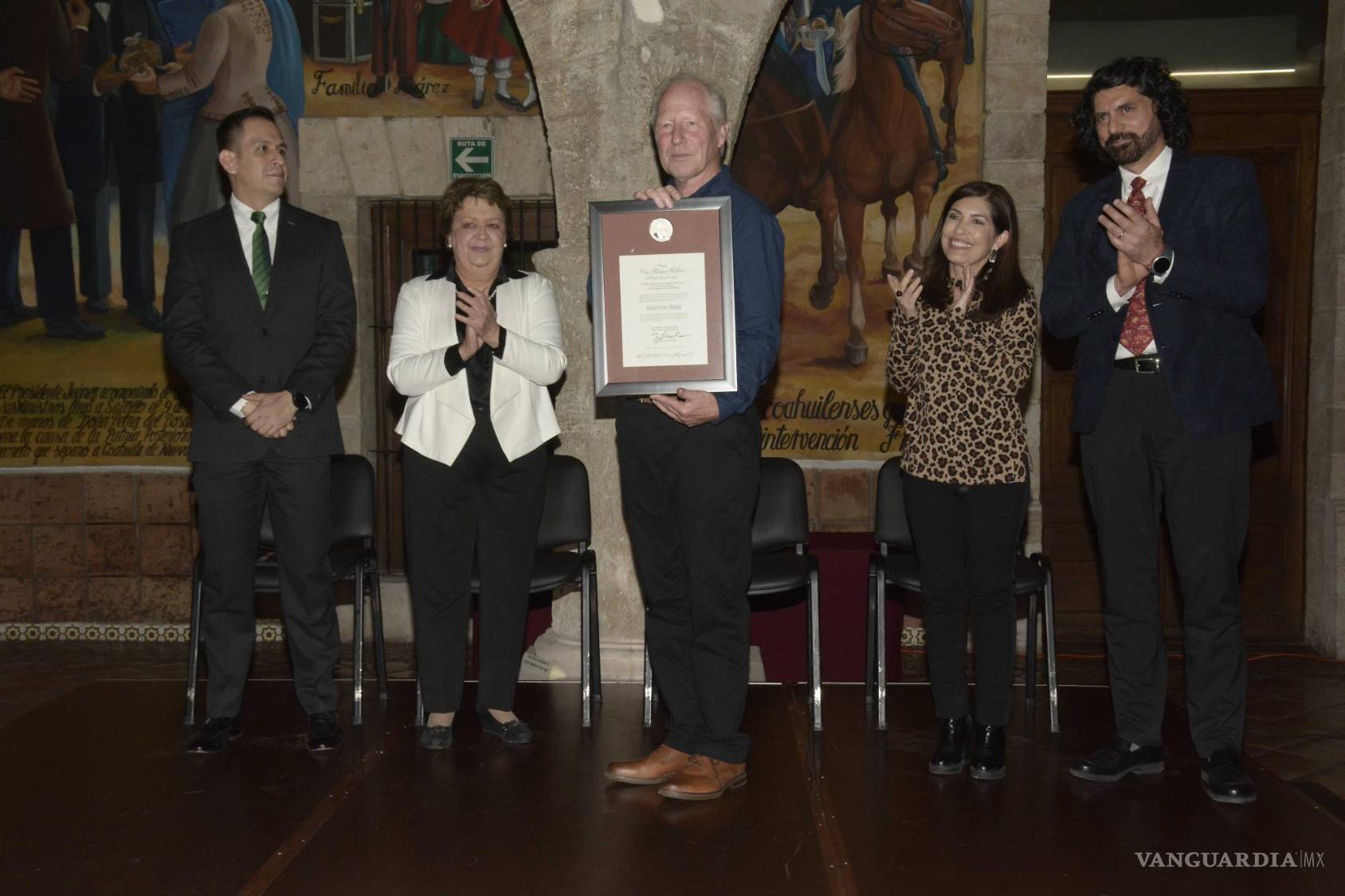 $!Justus Fenner es el ganador de la Presea Vito Alessio Robles.