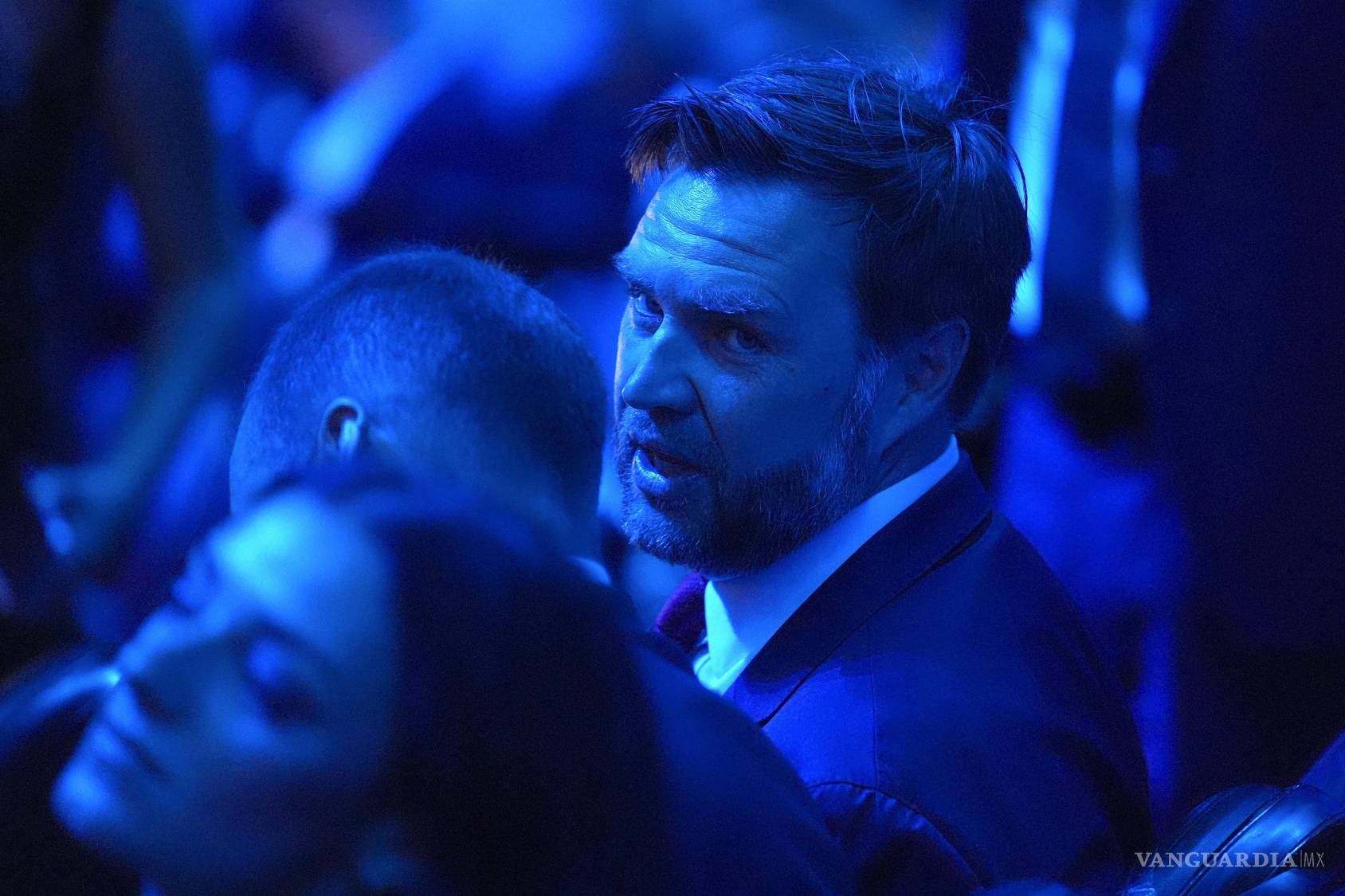 $!El vicepresidente JD Vance, calificado como el “arquitecto del acuerdo”, reconoció que el marco actual otorga a EU poder de negociación, aunque aún quedan detalles cruciales por resolver en torno al uranio enriquecido.