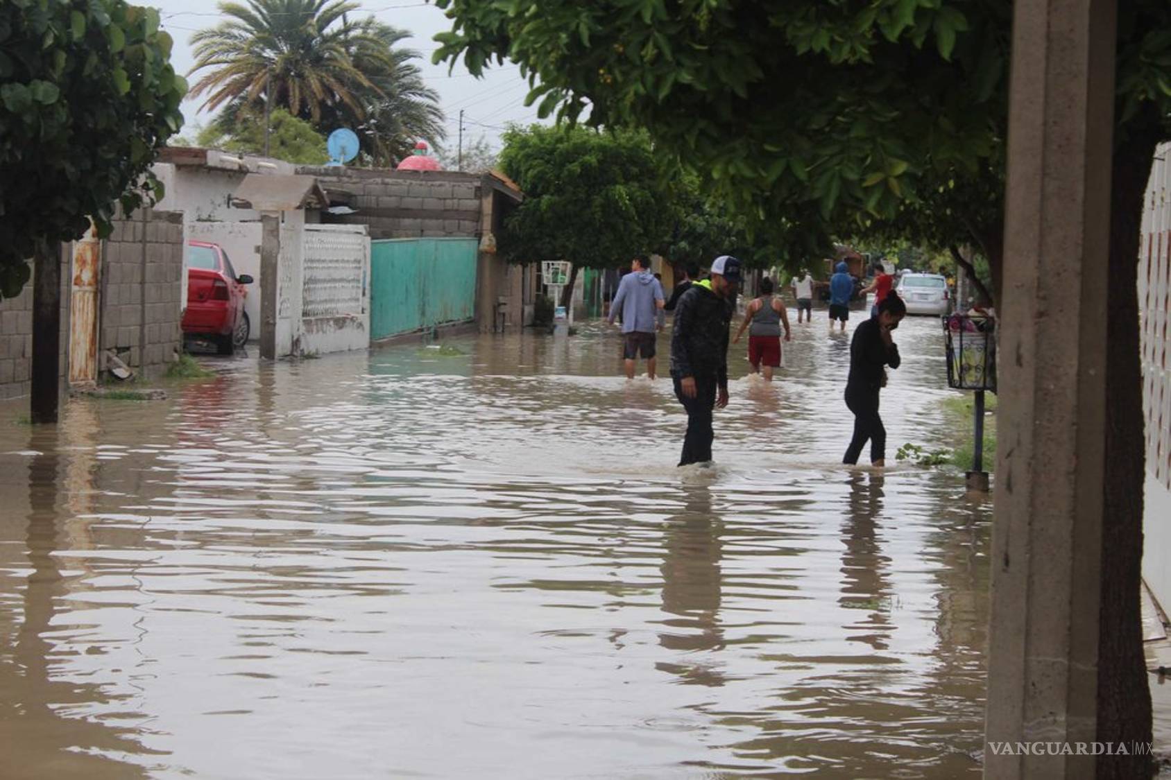 $!‘Ahogan’ lluvias a Torreón; suspende SEP clases en la Región Laguna