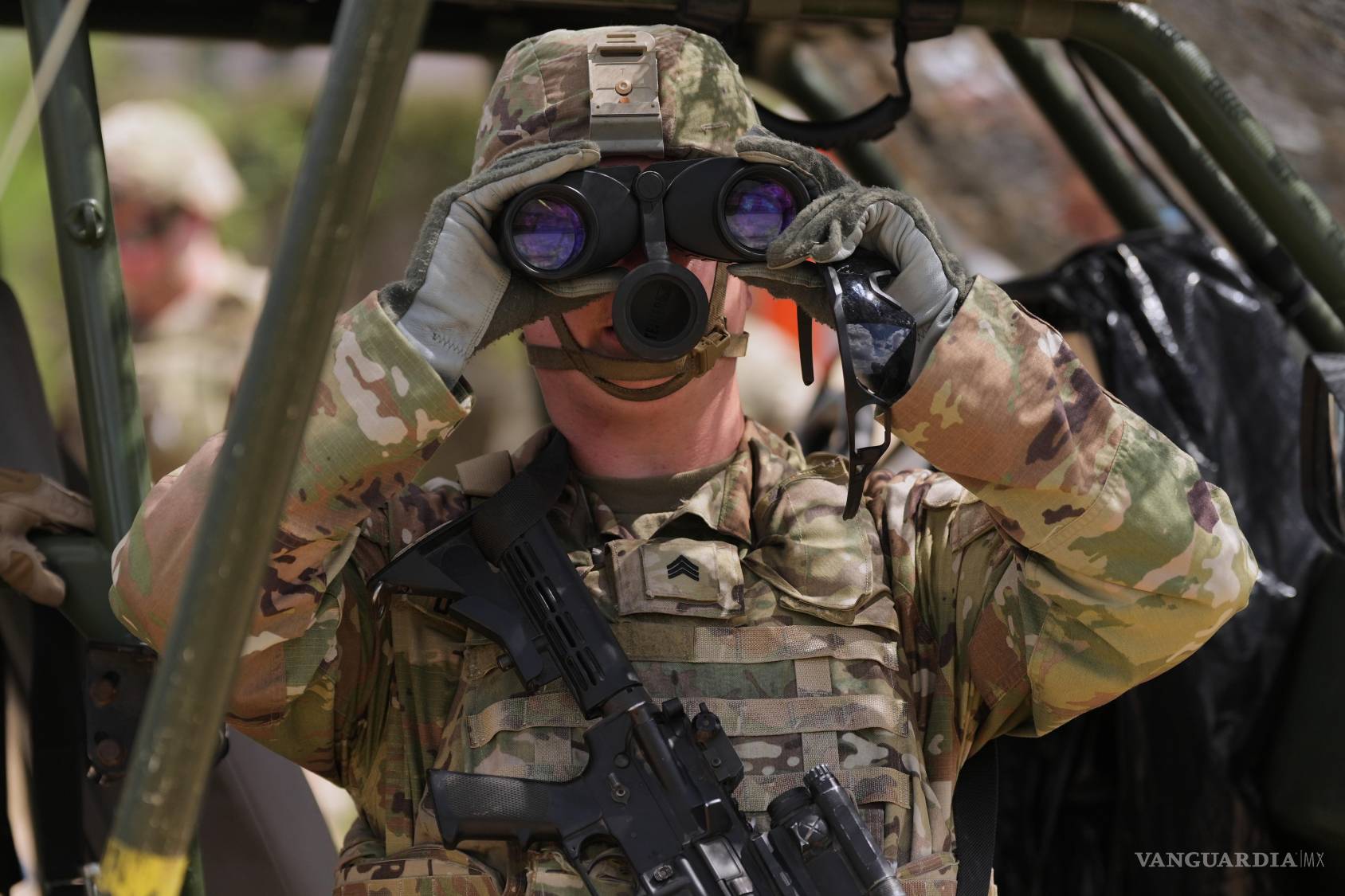 $!U.S. Army personnel keep watch over the U.S.-Mexico border in Roma, Texas, Thursday, Oct. 8, 2026. (AP Photo/Eric Gay)
