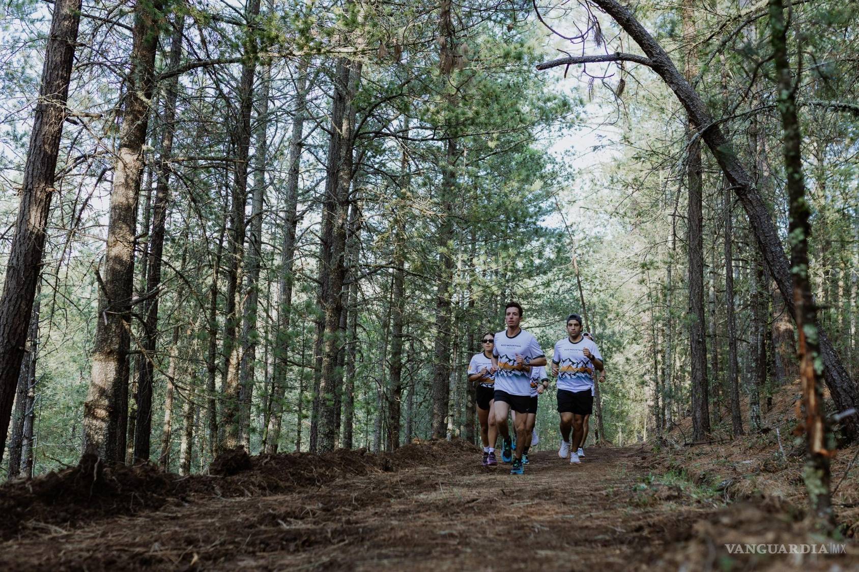 $!El circuito de 15 km recorre paisajes únicos entre Monterreal y Bosque Secreto, con una ruta diseñada para retar y maravillar a los corredores.