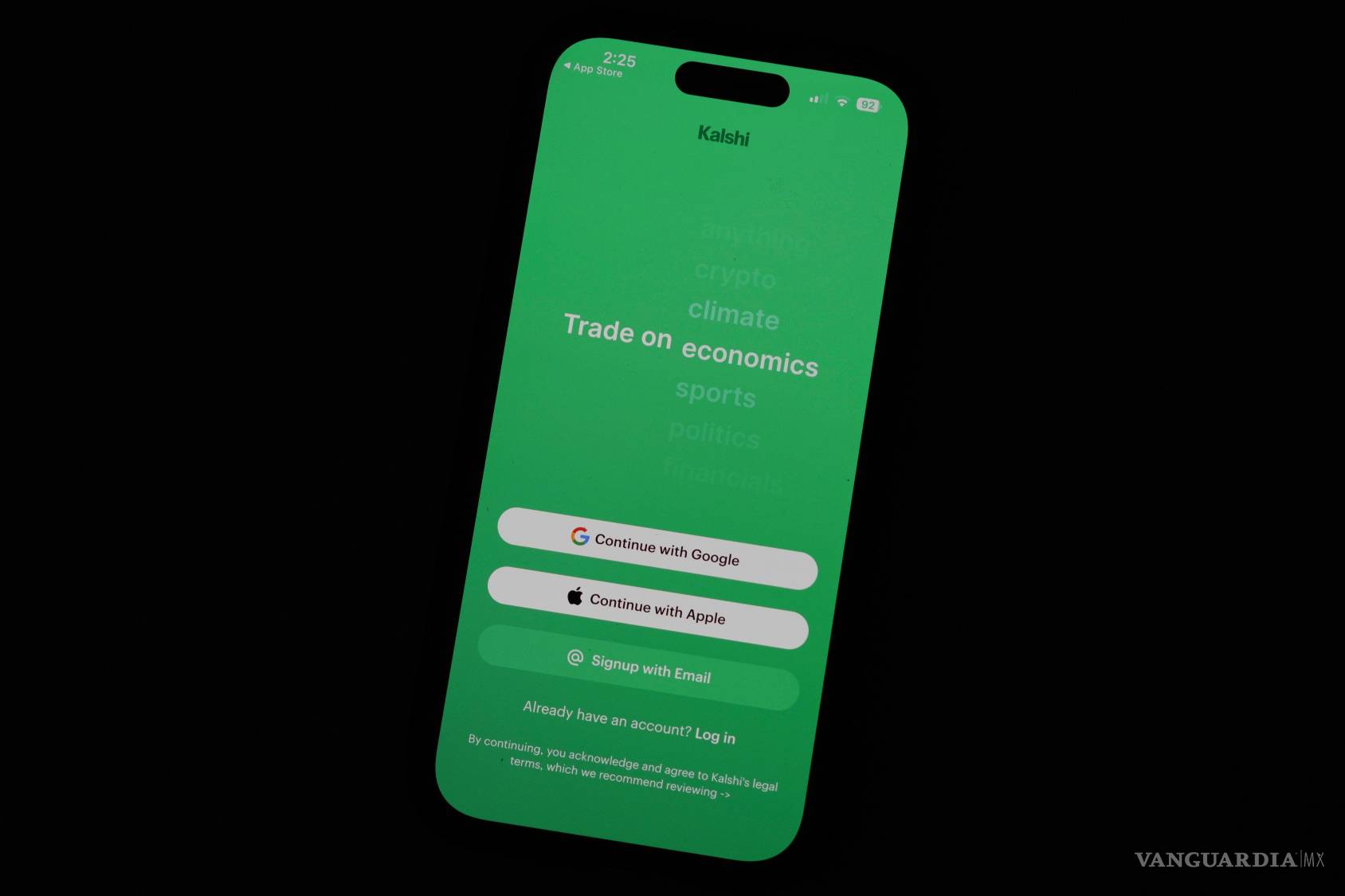 $!Ante un vuelo cancelado, expertos recomiendan revisar la web de la aerolínea y solicitar confirmación por escrito del motivo para facilitar futuras reclamaciones.