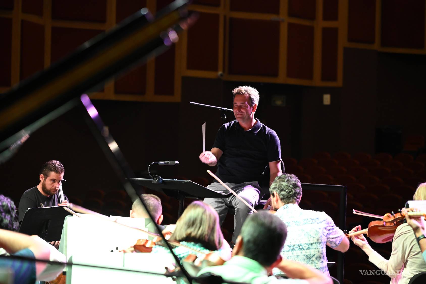 $!Con la batuta de Martín Fraile Milstein, la Filarmónica del Desierto invita a un viaje musical por Argentina y Brasil