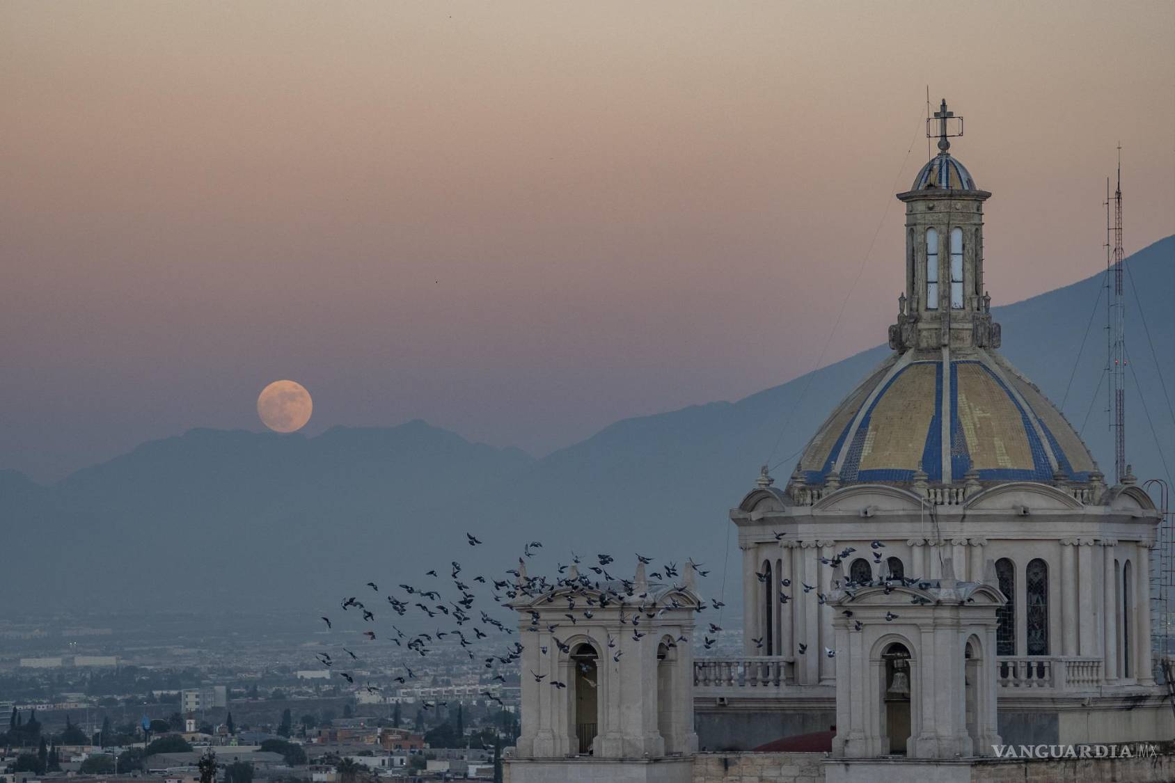 $!Este mirador ofrece una bella vista panorámica del Centro, específicamente de la cúpula de la iglesia de San Juan Nepomuceno.