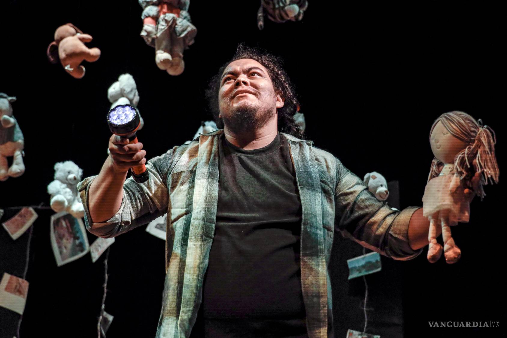 $!Presentación de la obra La Espera, de Omar Badillo, en el Teatro Garnica, donde se relata la búsqueda de un padre por su hija.