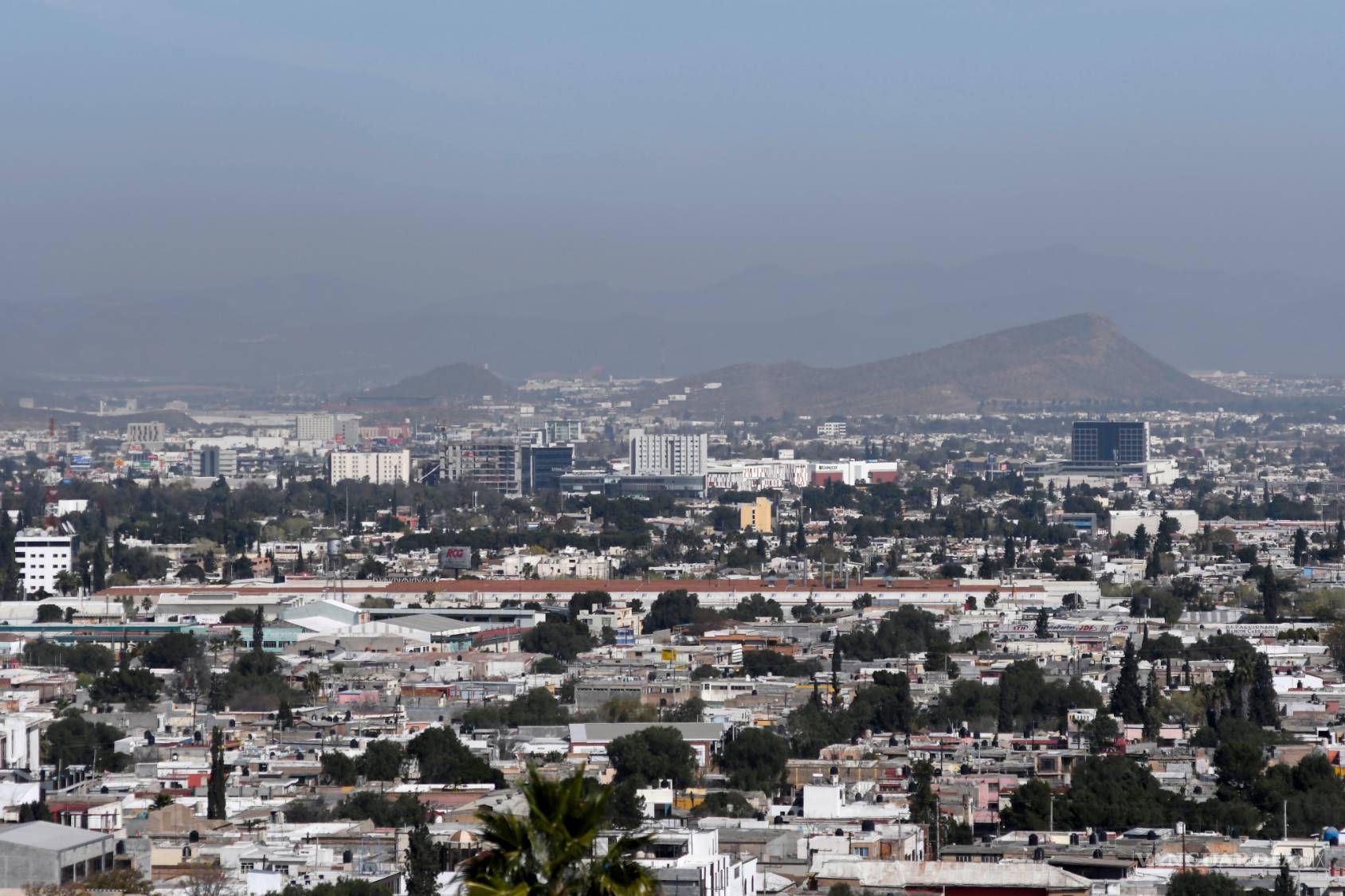 $!En 2019, el aire de Saltillo tuvo 120 días con niveles de partículas contaminantes por encima de la norma mexicana