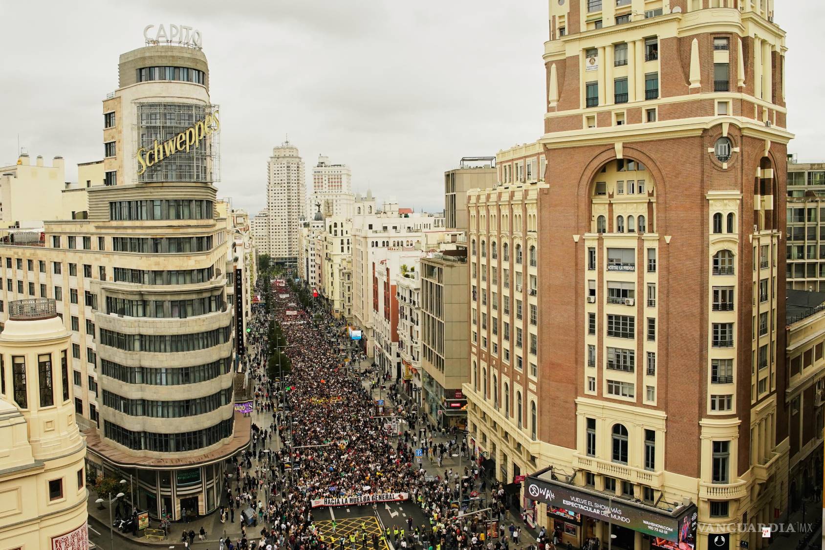 $!Personas se manifiestan para exigir leyes más estrictas que protejan a los inquilinos en Madrid, España, el sábado 3 de octubre de 2026.