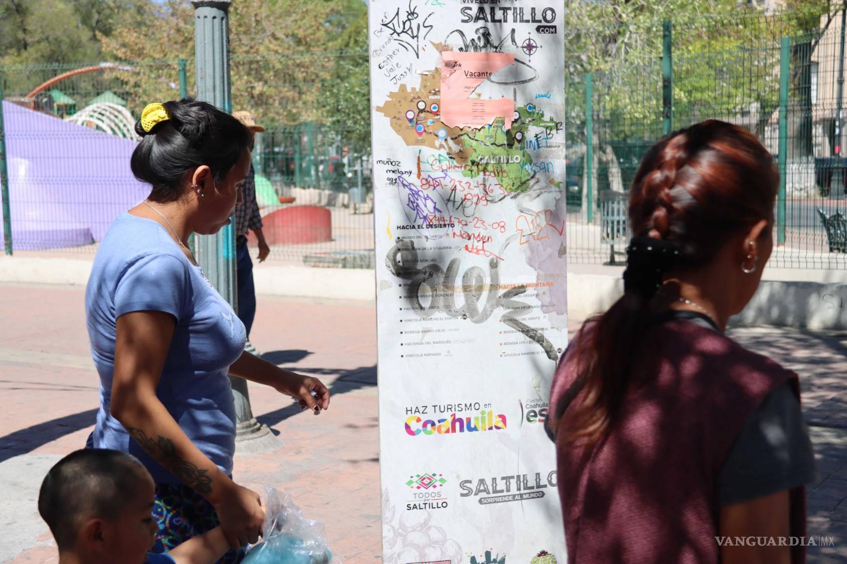 $!Muchos de los anuncios ya son ilegibles.