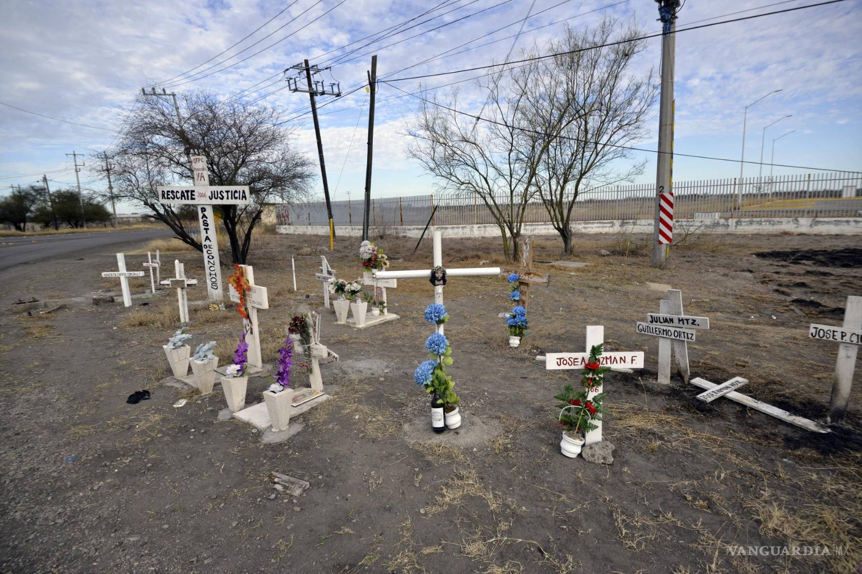 $!El Gobierno mexicano también dijo que se instalaría un memorial en Pasta de Conchos para recordar la tragedia, pero también se señaló negligencia de la STyPS.