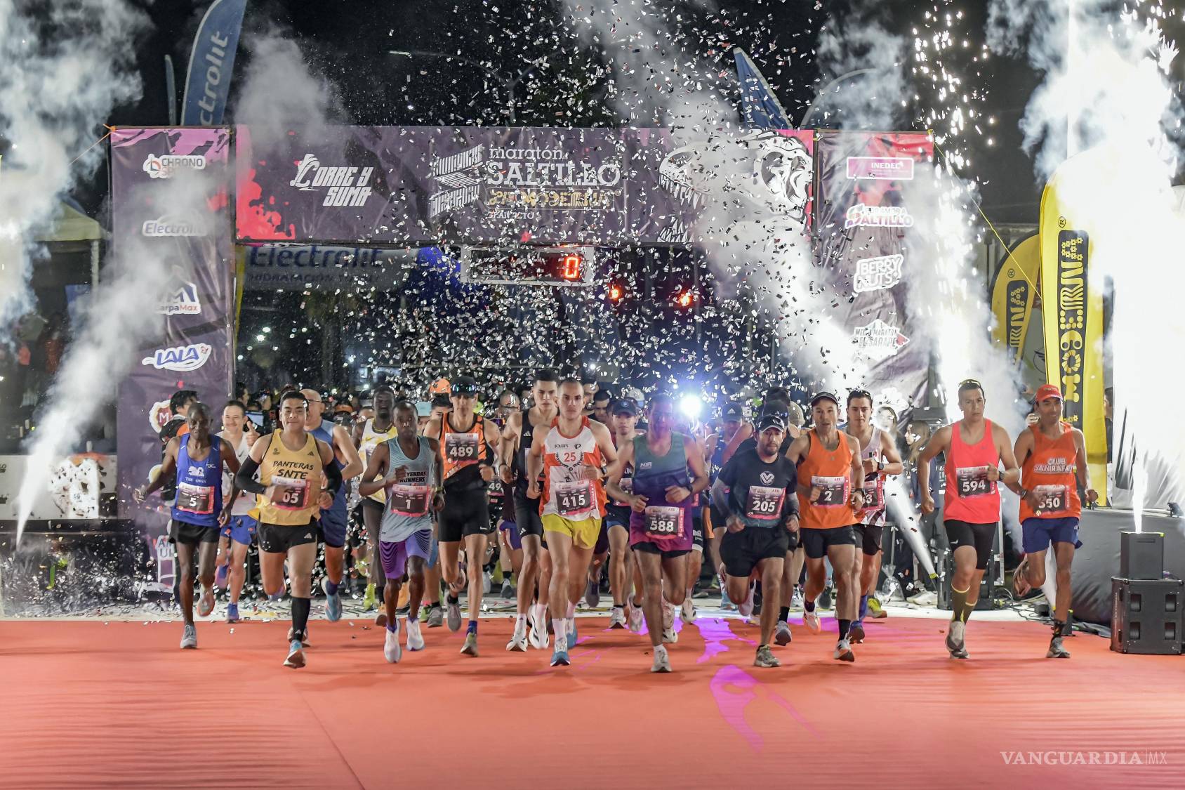 $!Las calles de Saltillo se vieron invadidas por deportistas gracias al Maratón Saltillo La Moderna.