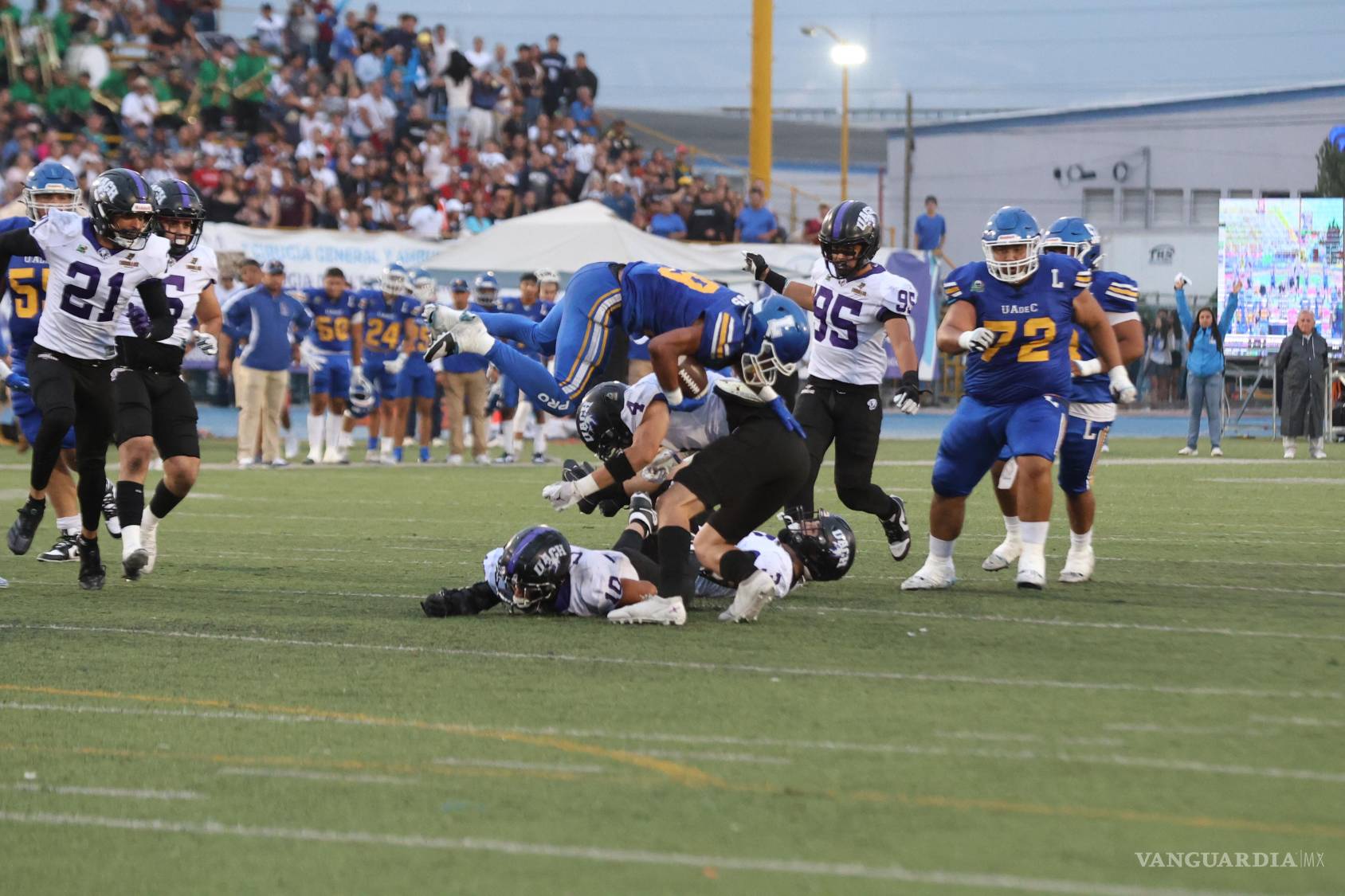 $!El emparrillado de Saltillo fue escenario del segundo juego oficial de la Conferencia.