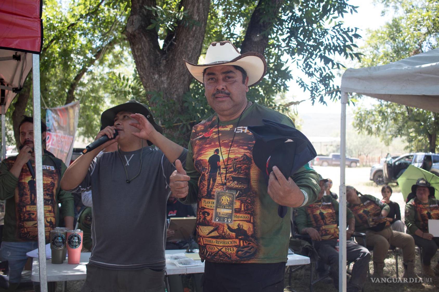 $!Entre una actividad y otra, la comunidad compartió experiencias acumuladas en búsquedas realizadas dentro y fuera de Coahuila.
