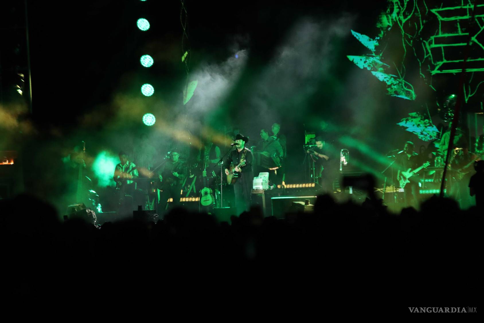 $!El público se entregó en todo momento.