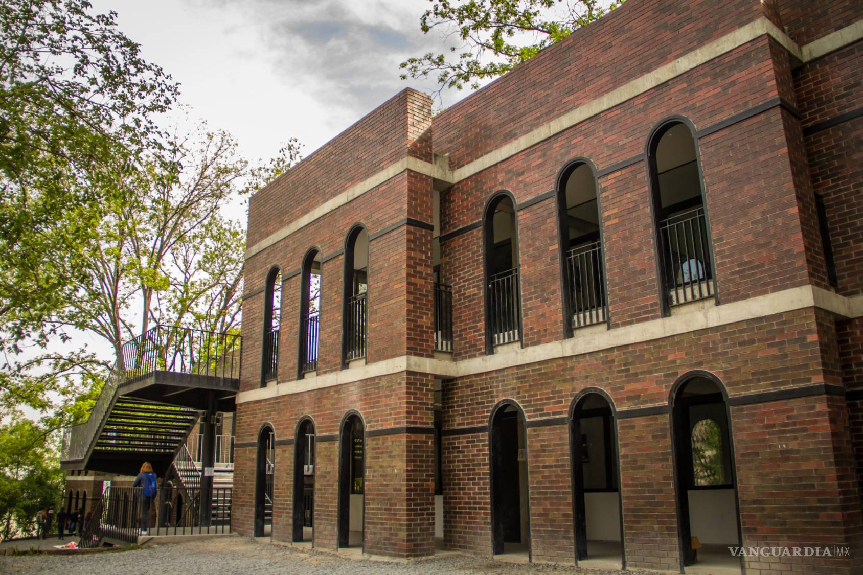 $!Destaca a Nivel Internacional el Campus de la Universidad Carolina por su arquitectura