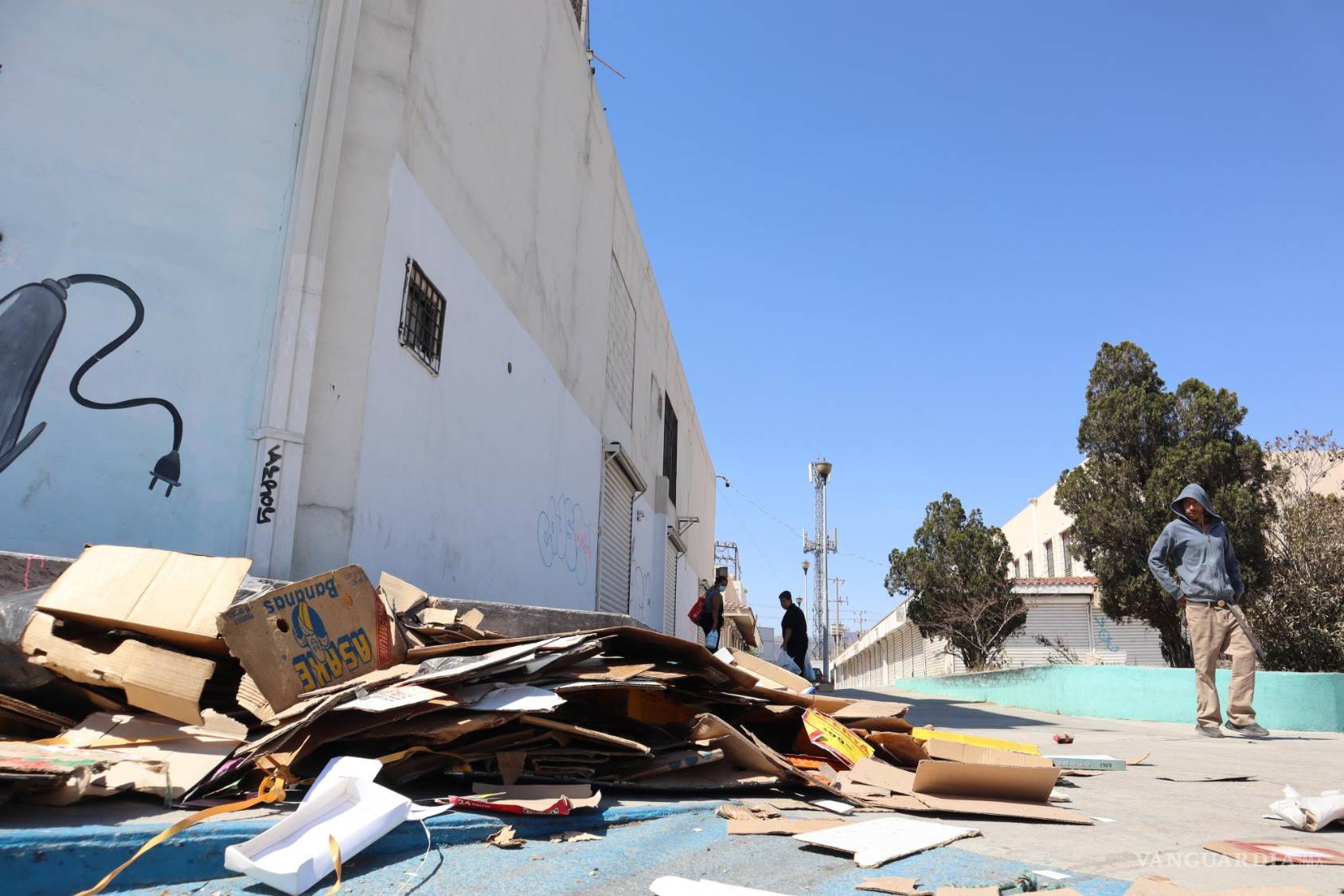 $!Mercado Francisco I. Madero en abandono, estos locales se encuentran a espaldas de la Junta Municipal de Reclutamiento Saltillo.