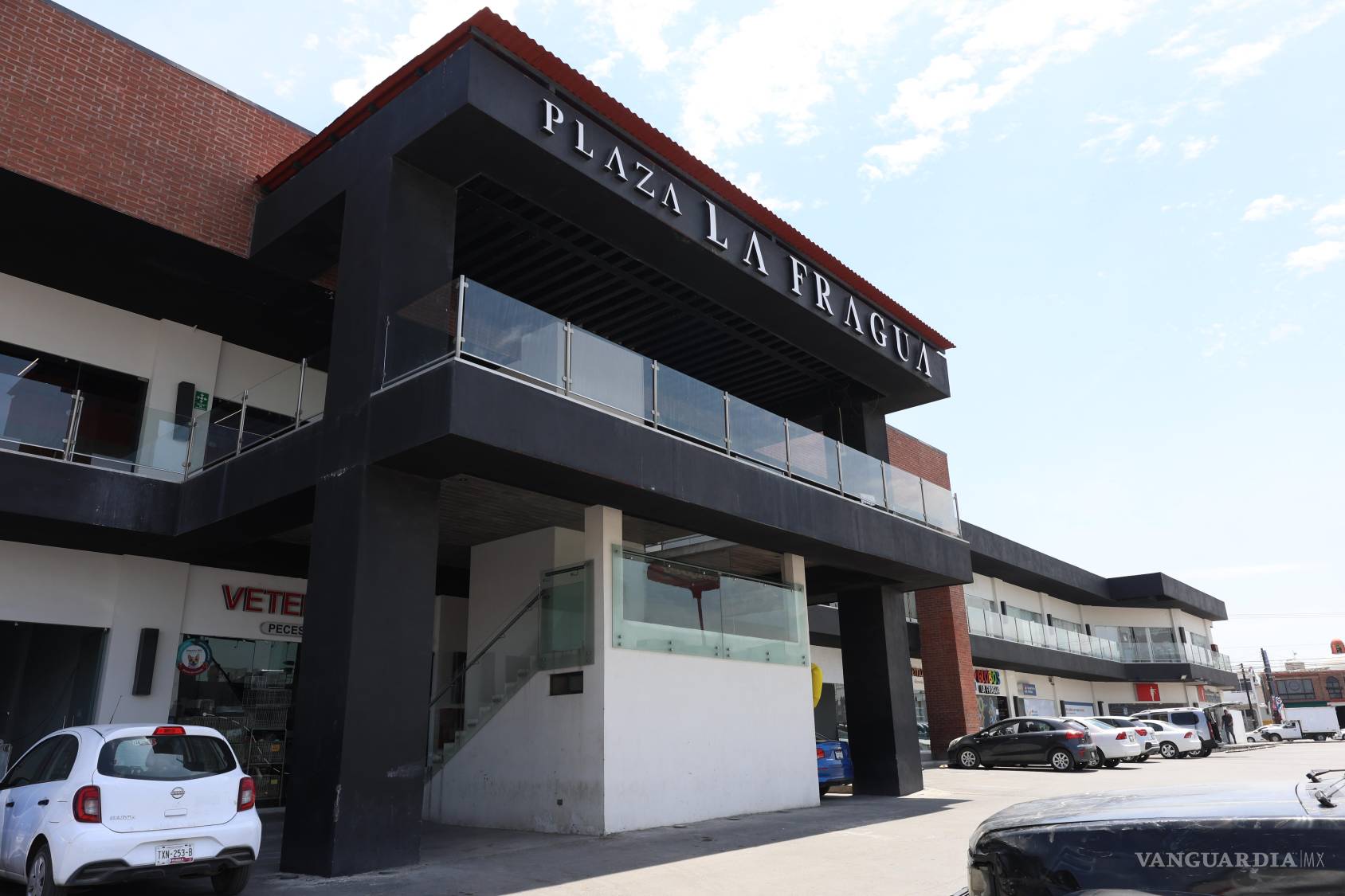 $!Plaza La Fragua: ejemplo de cómo el nombre transformado ha sido adoptado como marca comercial. El sentido original de homenaje a un personaje histórico se desvanece frente al poder de la sonoridad y la resignificación cotidiana.