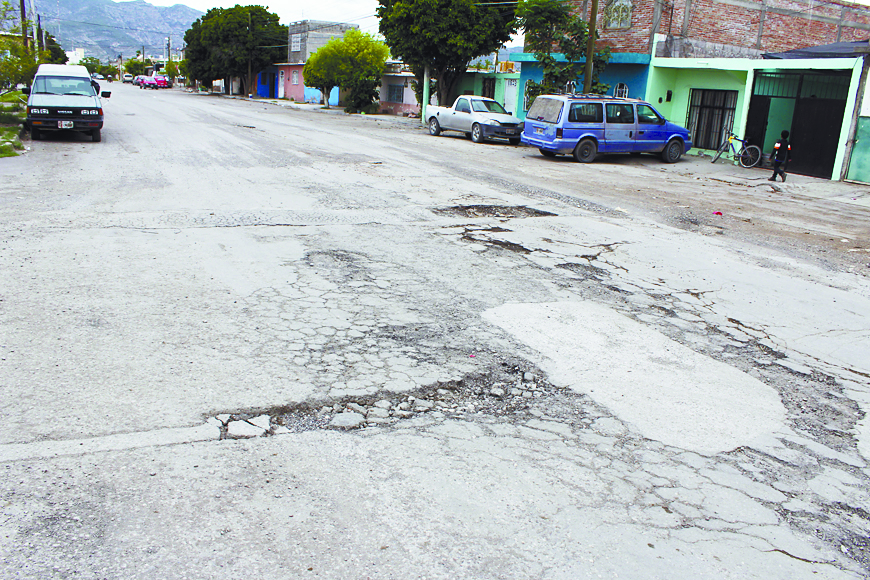 $!Los baches de Torreón, un barril sin fondo