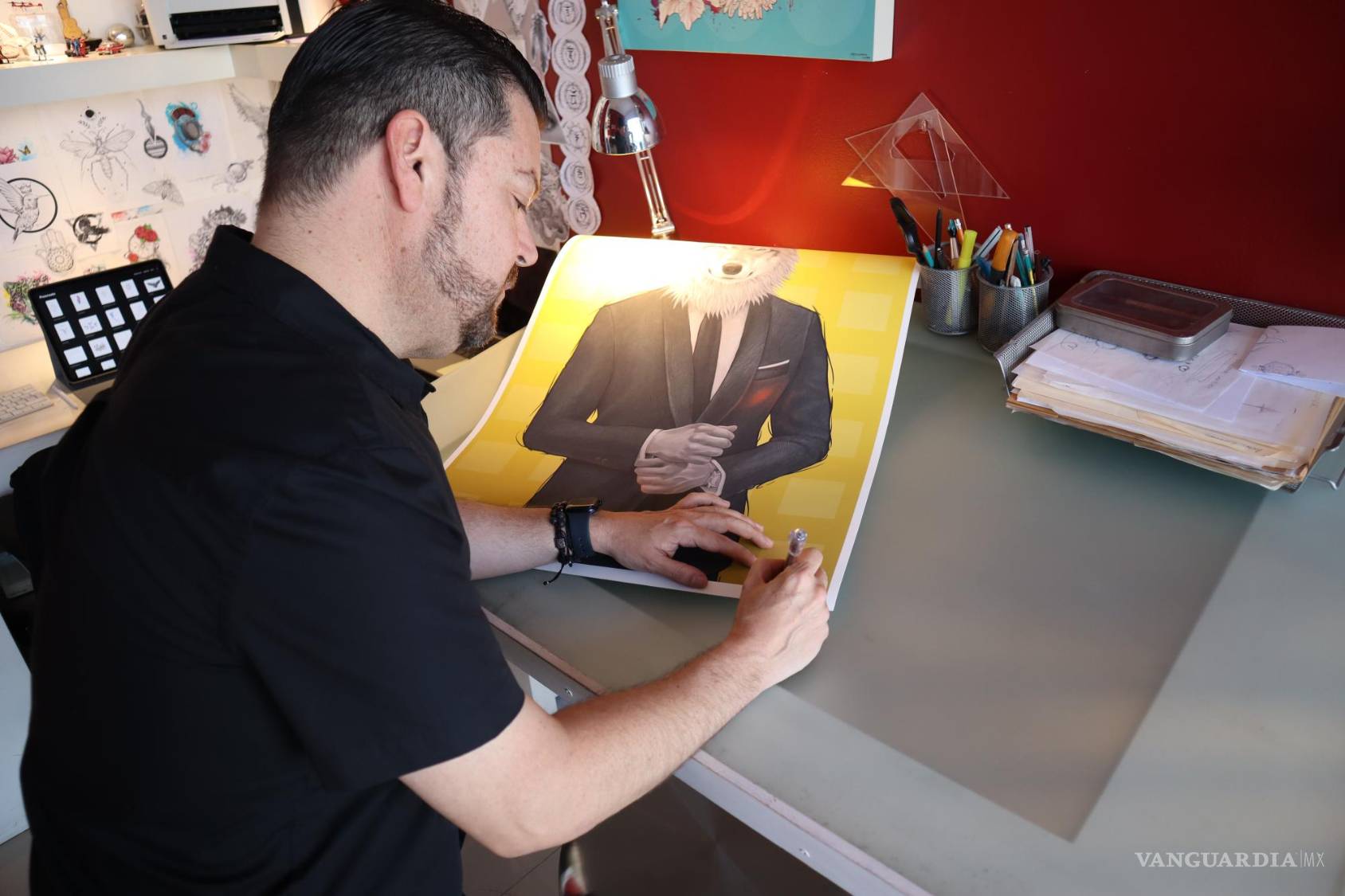 $!Alfonso Rosas es un artista plástico y tatuador mexicano que reside en Saltillo.