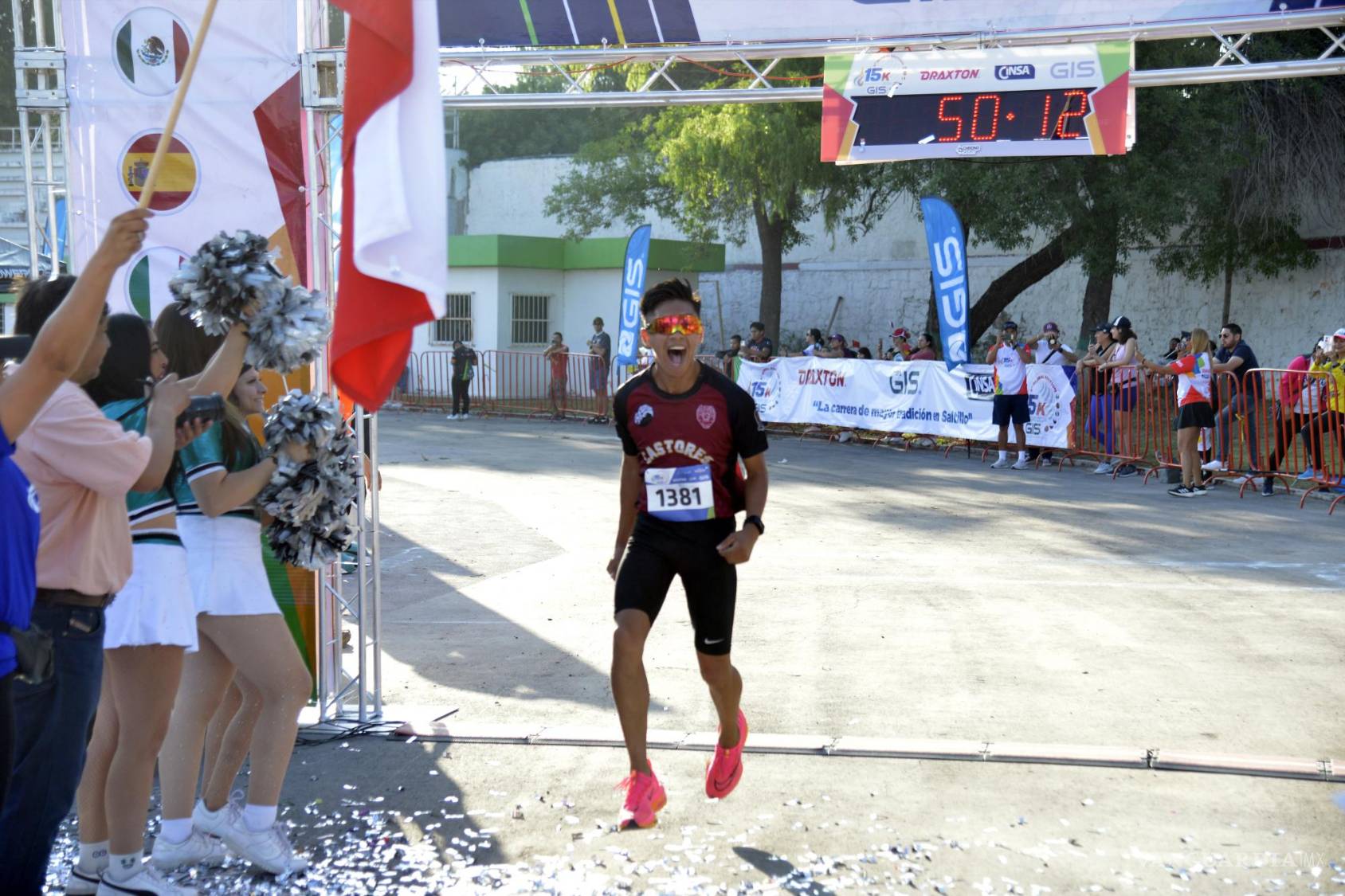 $!Los corredores lograron el objetivo de recorrer 15 kilómetros en las calles más importantes de la ciudad.