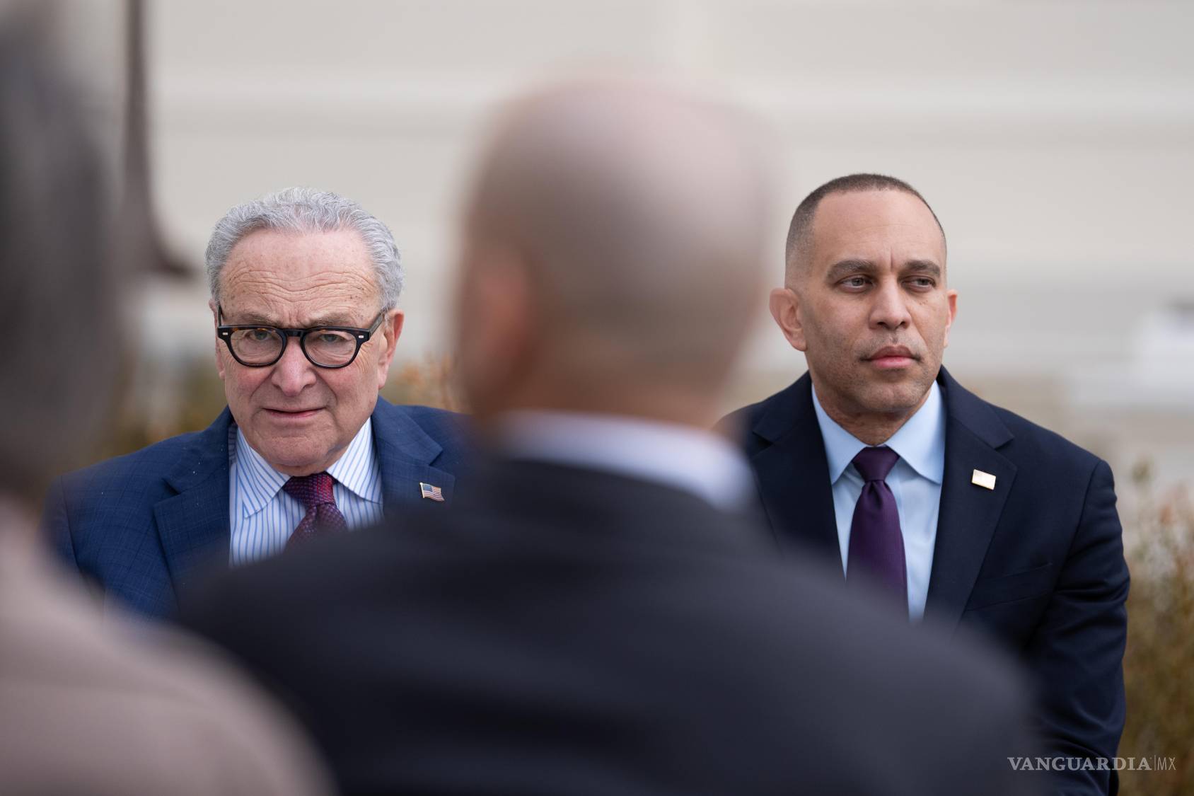 $!Aunque la base del movimiento MAGA ha guardado silencio sobre sus ingresos, legisladores de la oposición y críticos republicanos han aprovechado los nuevos informes financieros para señalar un distanciamiento de Trump respecto a su agenda populista original.