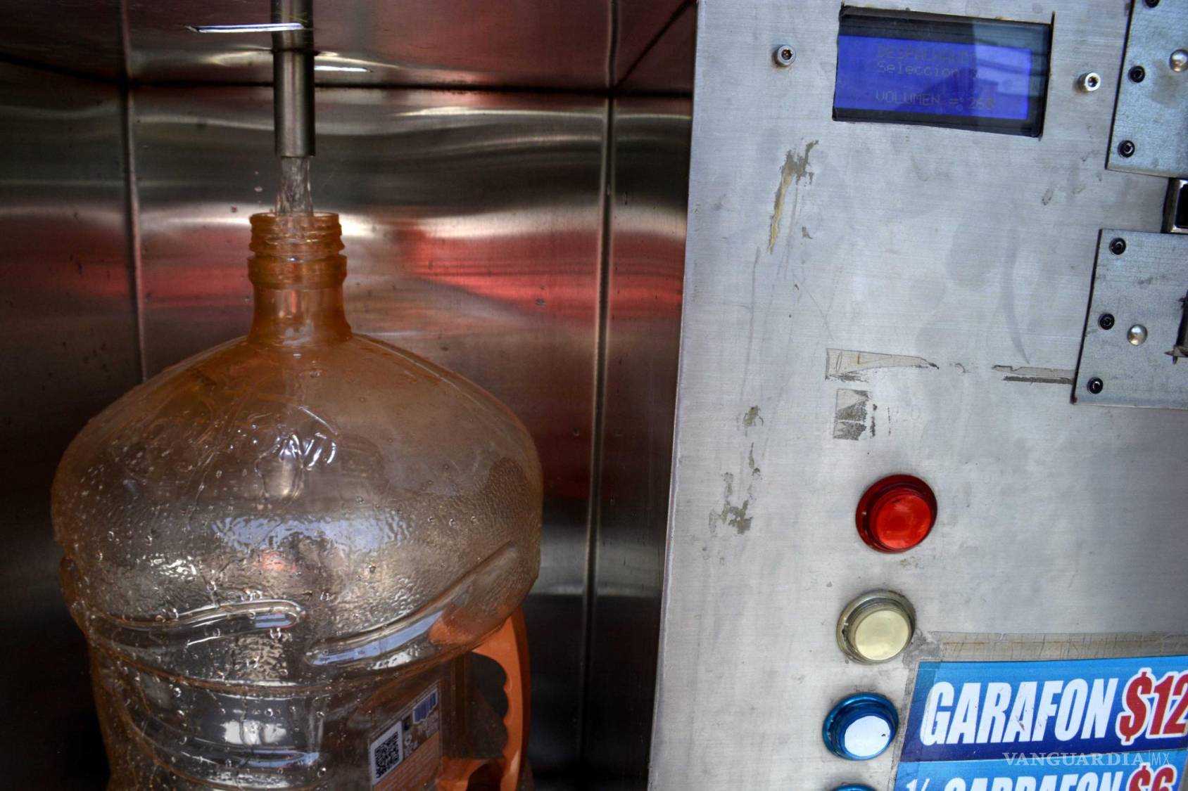 $!El agua no debe tener sabores ni olores.