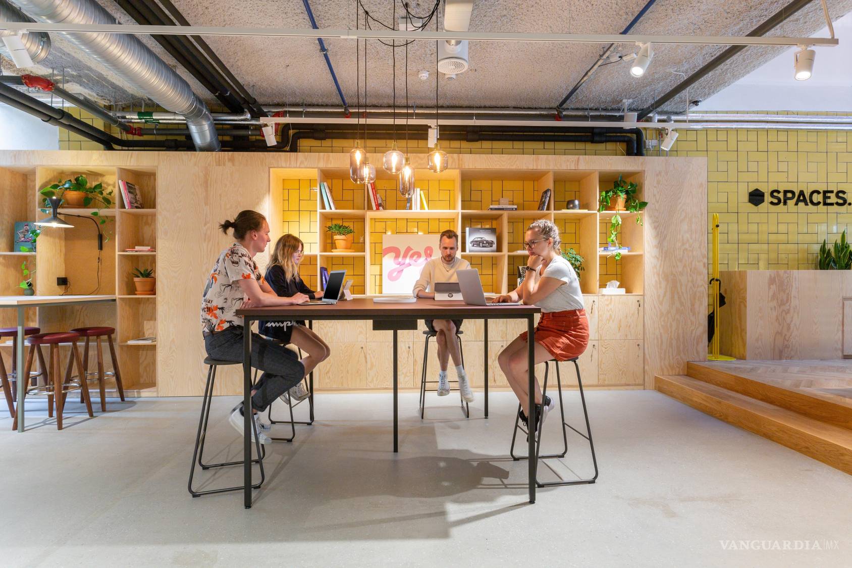 $!Las empresas evolucionan del modelo de oficina central única hacia redes de oficinas flexibles y espacios de trabajo cercanos al lugar de residencia.