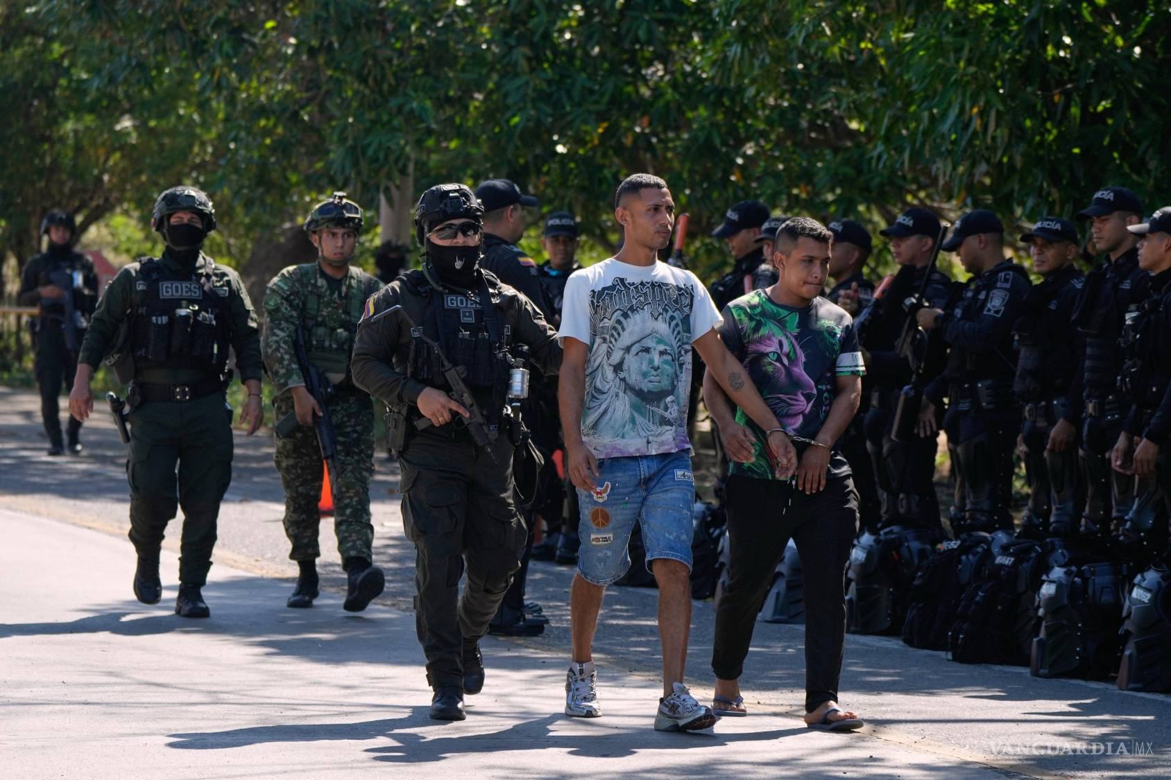 $!Tropas militares fueron enviadas para tomar el control tras los actos de violencia.