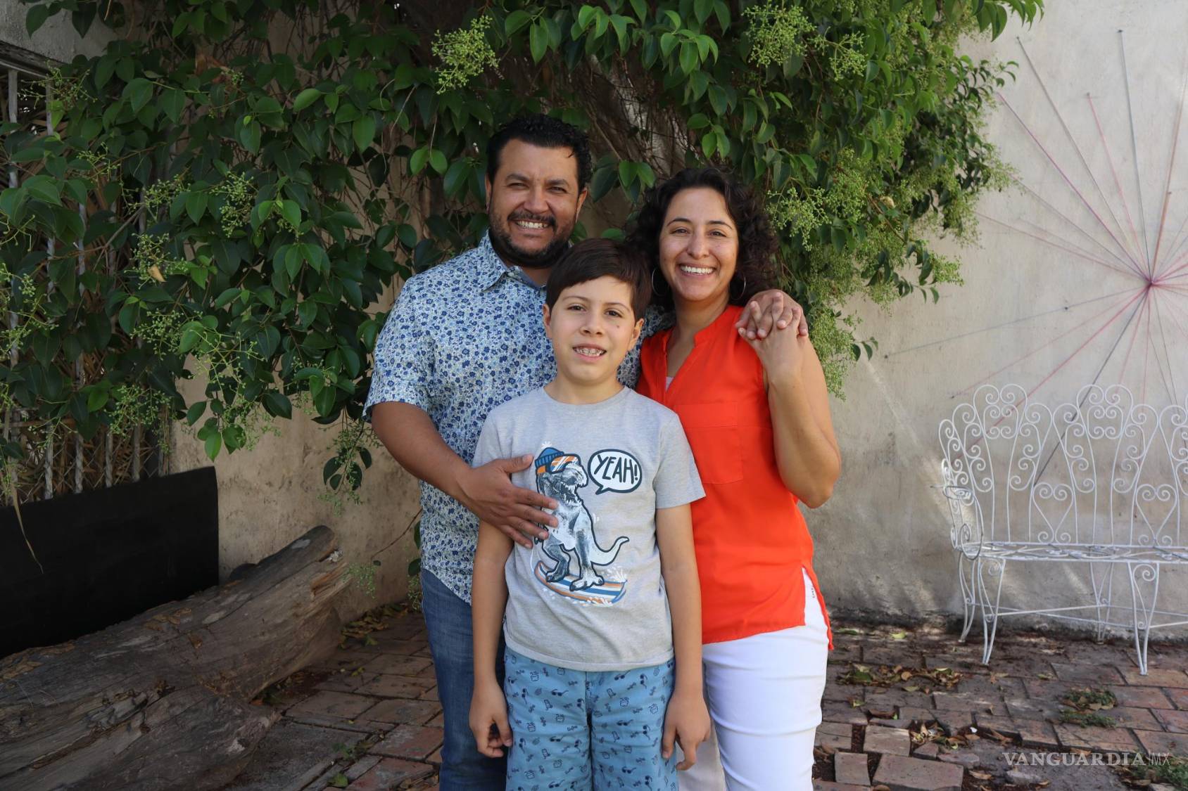 $!Sus padres Talía Barredo y Daniel Bates resaltan que el pequeño ha crecido en un ambiente cultural y artístico.