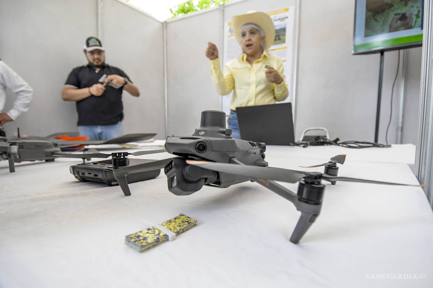 $!Se presentan innovaciones tecnológicas con drones aplicados al sector agrícola.