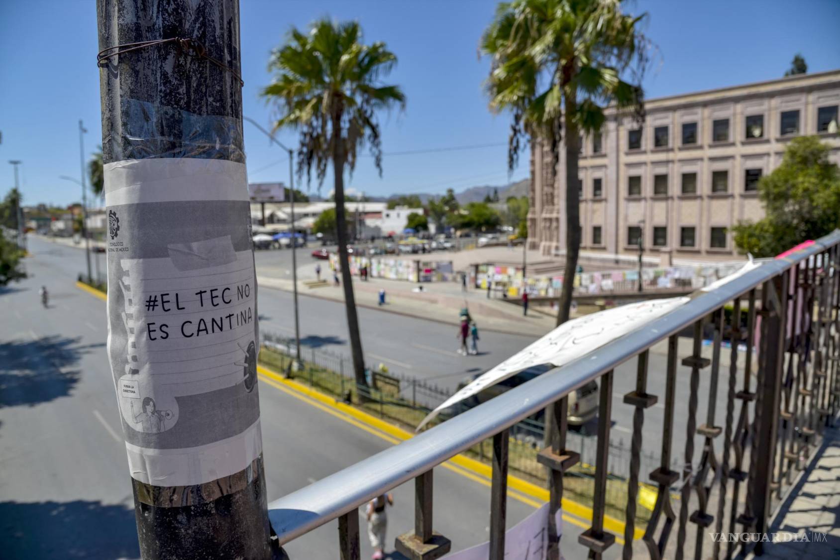 $!Al día 24 de septiembre, el plantón continúa a las afueras del Tec Saltillo.