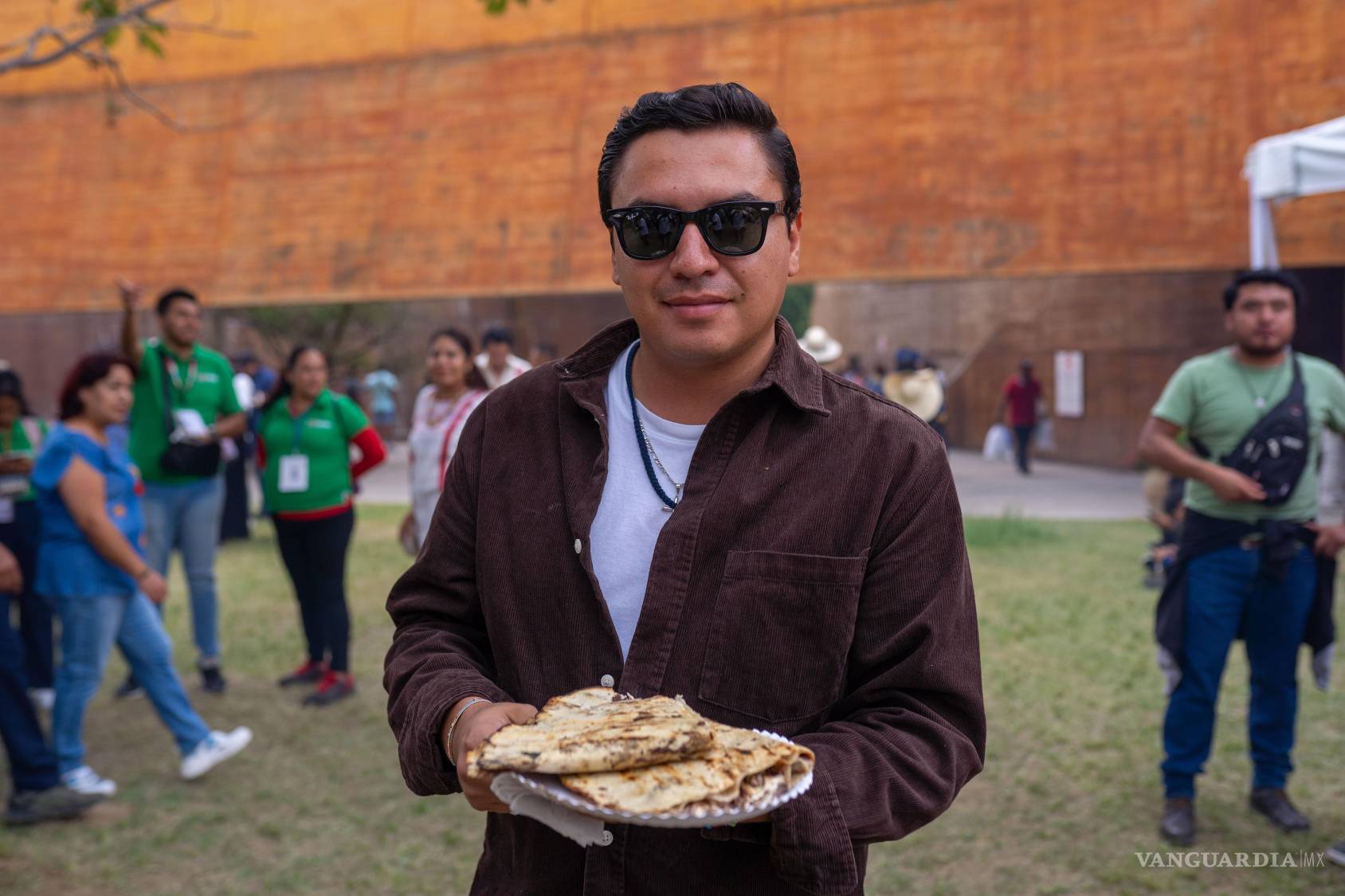 $!Del comal para el mundo: 40 stands celebrarán la historia y tradición de la tlayuda oaxaqueña en el Parque Primavera.