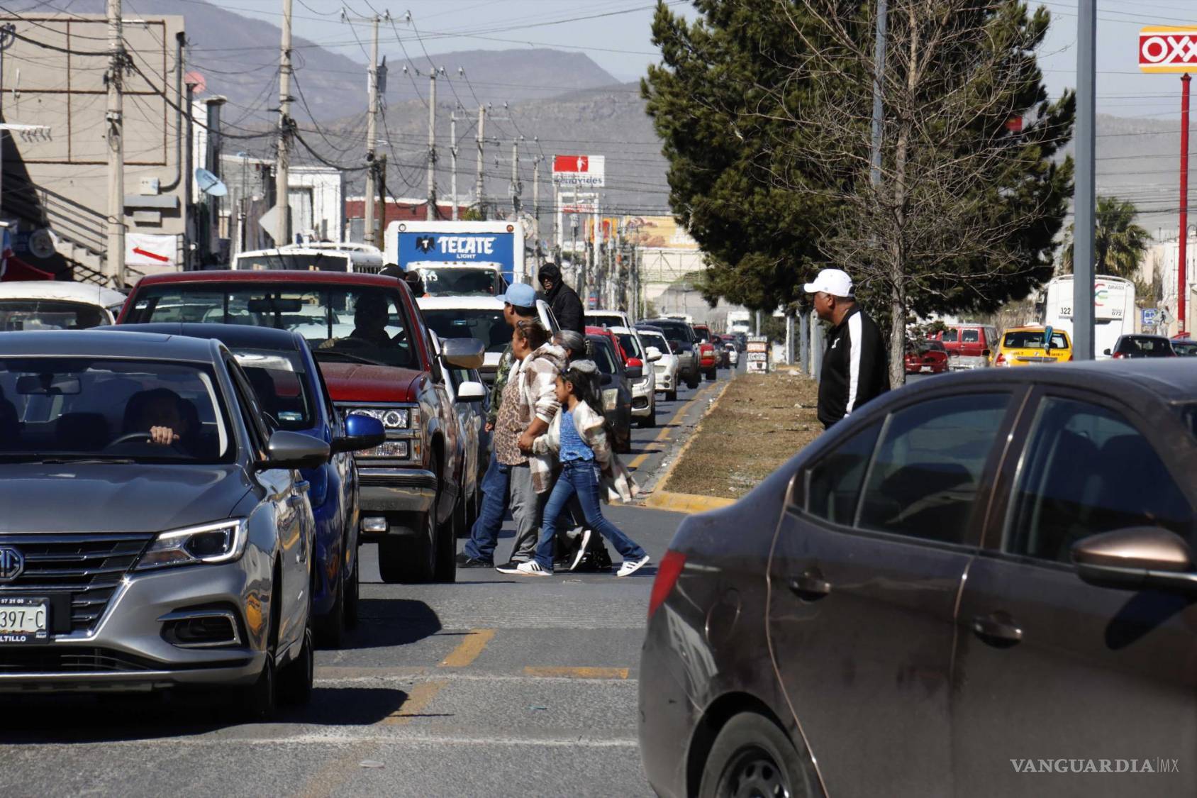 $!Vecinos solicitan soluciones ante lo complicado del tráfico en Ciudad Mirasierra.