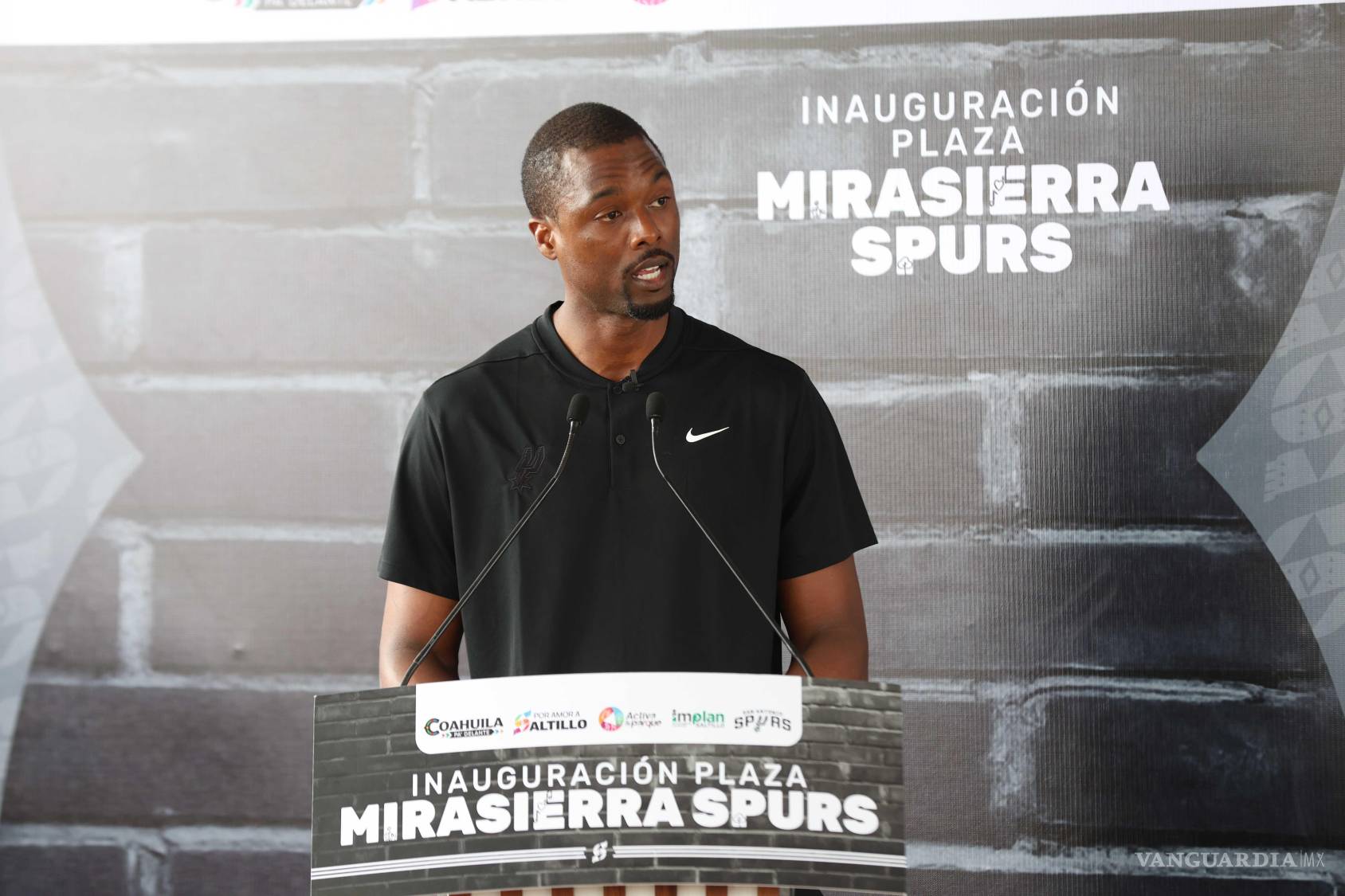 $!“El parque está hermoso. Estoy muy agradecido por el mural, creo que quedó increíble”, dijo en su mensaje Harrison Barnes.