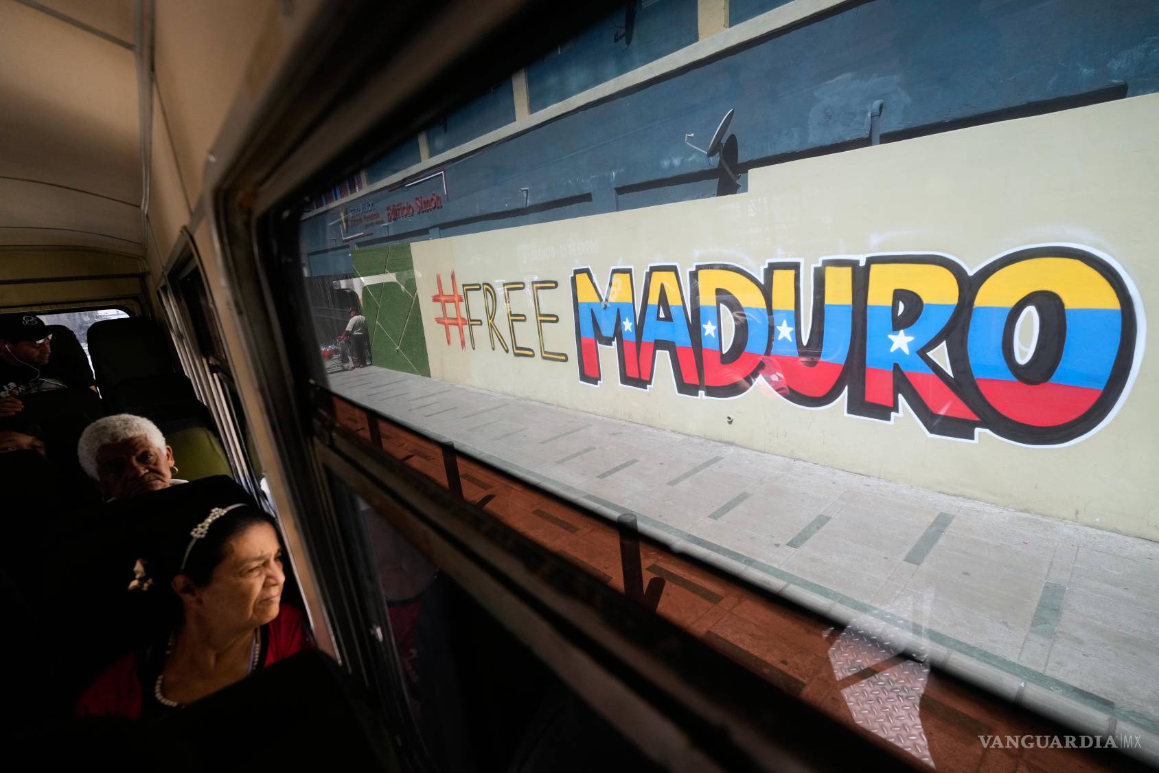 $!El mensaje de “secuestro” de Nicolás Maduro se extiende por las calles venezolanas.