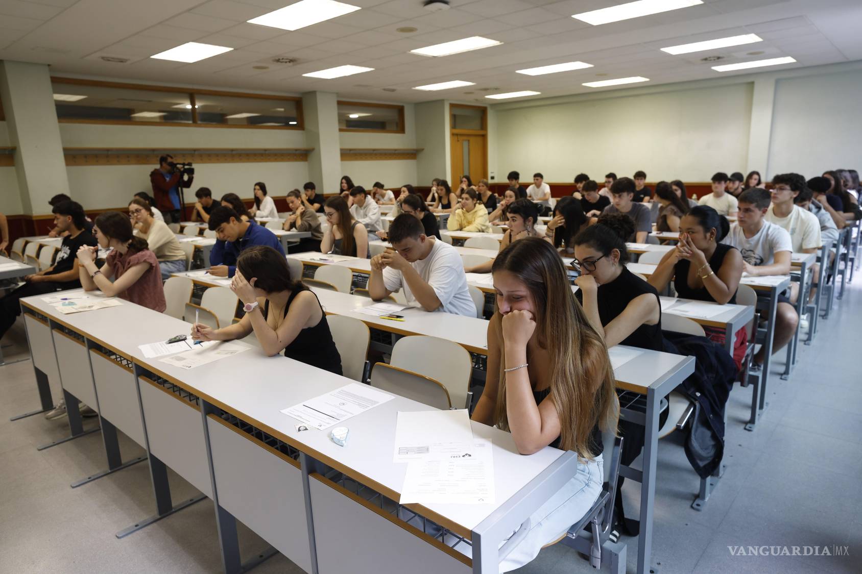 $!Las perspectivas de los jóvenes respecto a su futuro laboral son inciertas. Muchos de ellos temen que sus estudios se queden desactualizados en menos de una década.