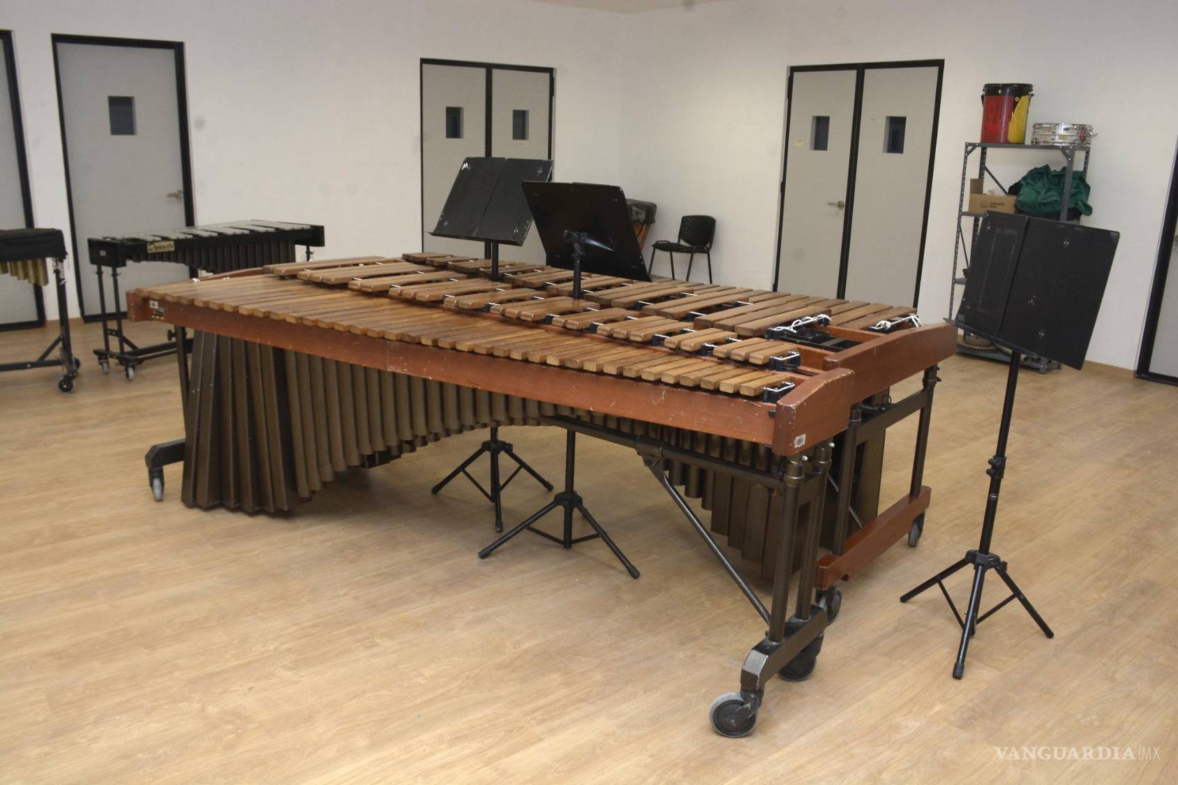 $!El área de percusiones cuenta con cubículos especiales para estos instrumentos.