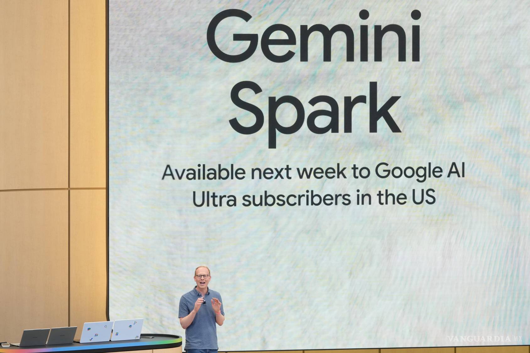 $!Josh Woodward, vicepresidente de Google Labs y Gemini, habla sobre Gemini Spark en un evento de Google I/O en Mountain View, California.