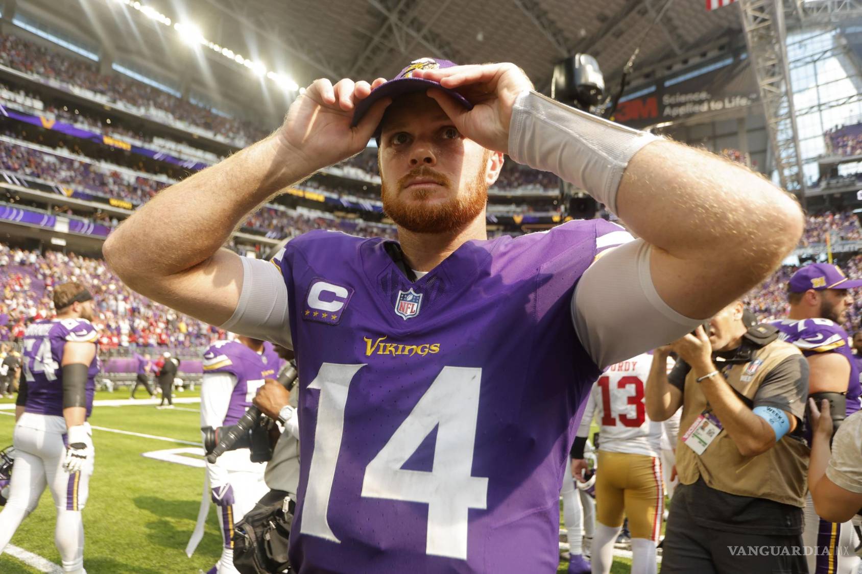 $!Sam Darnold sorprende con su liderazgo en pases de anotación, consolidándose en la ofensiva de los Vikings.
