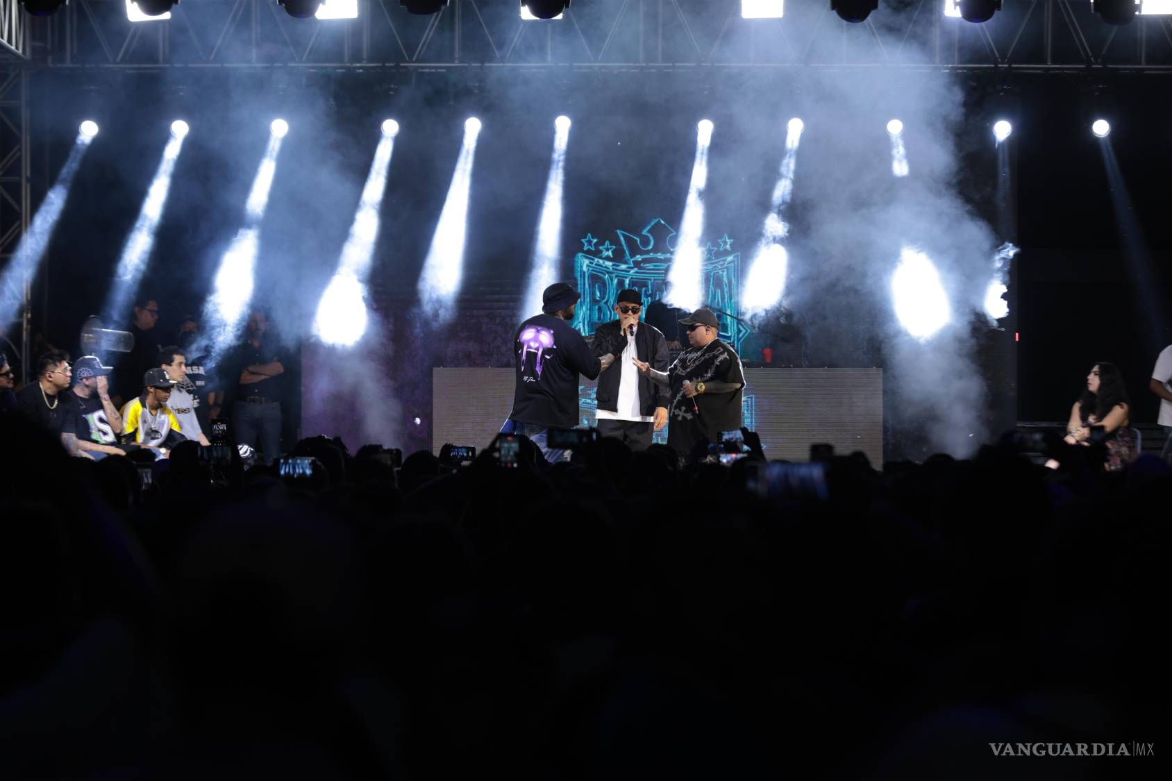 $!Careo entre Lobo y Jony al inicio del evento para formar los equipos.