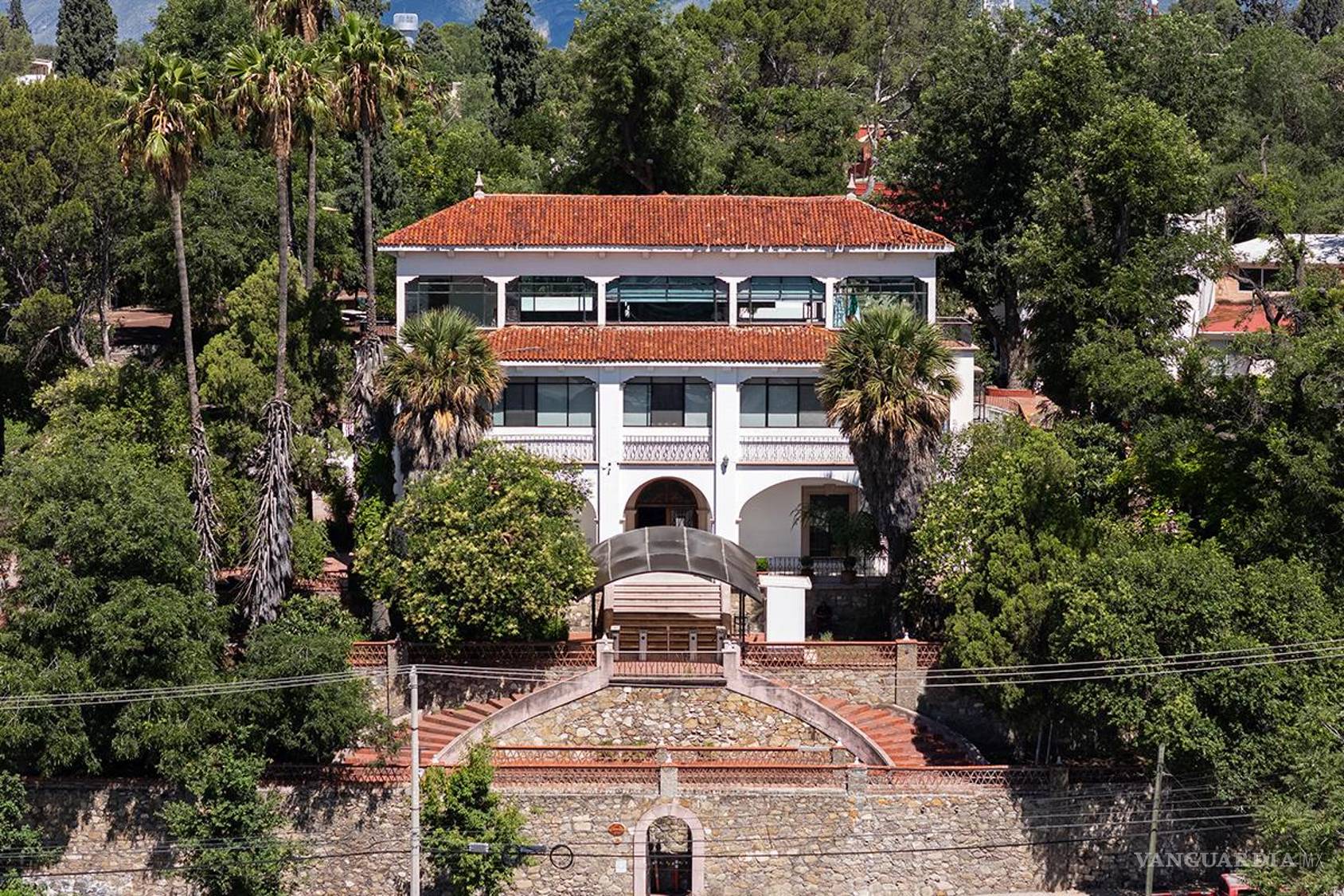 $!La casona histórica permanece como uno de los edificios emblemáticos del complejo universitario.