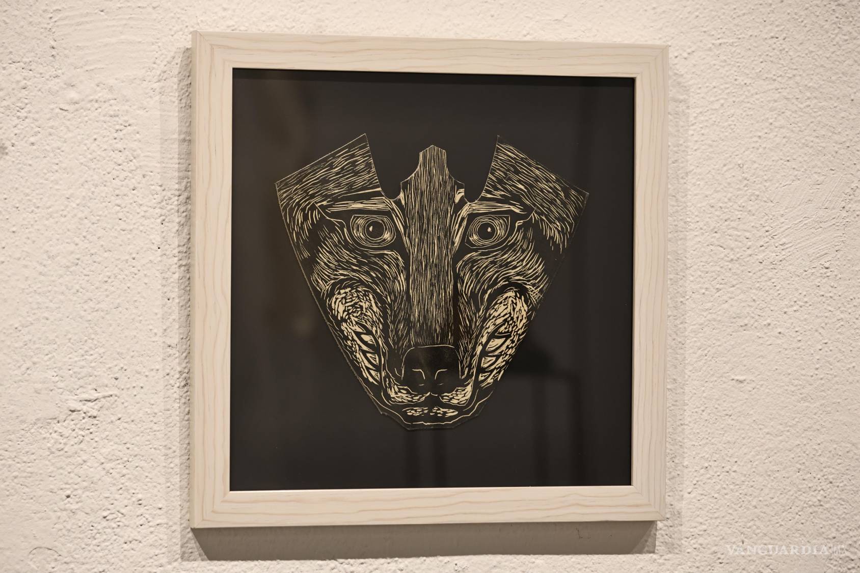 $!El calzado del norte ‘graba’ su huella en la exposición ‘Fábulas’ de Vinicio Fabila en Saltillo