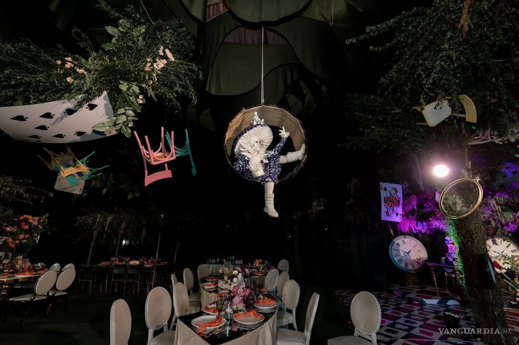 $!Pedida millonaria en Guanajuato: Desata polémica lujosa fiesta estilo Alicia en el País de las Maravillas