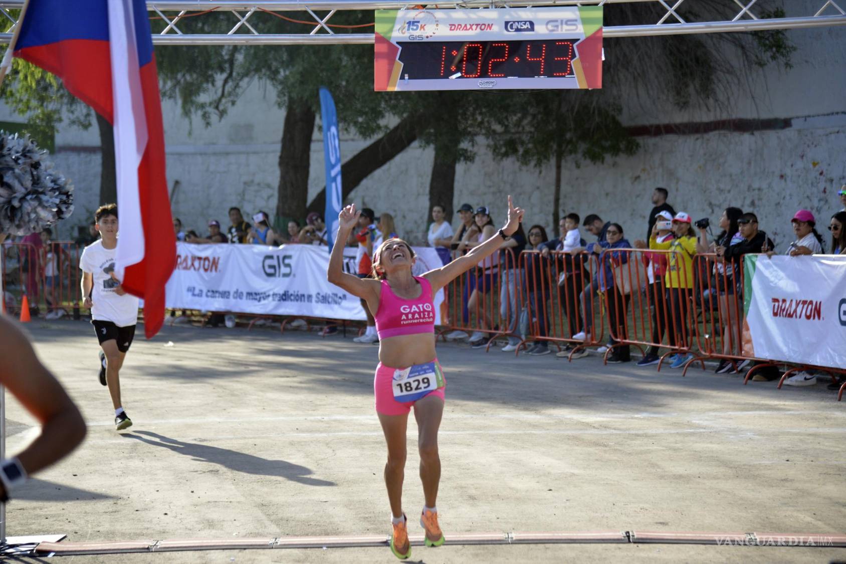 $!Los corredores lograron el objetivo de recorrer 15 kilómetros en las calles más importantes de la ciudad.