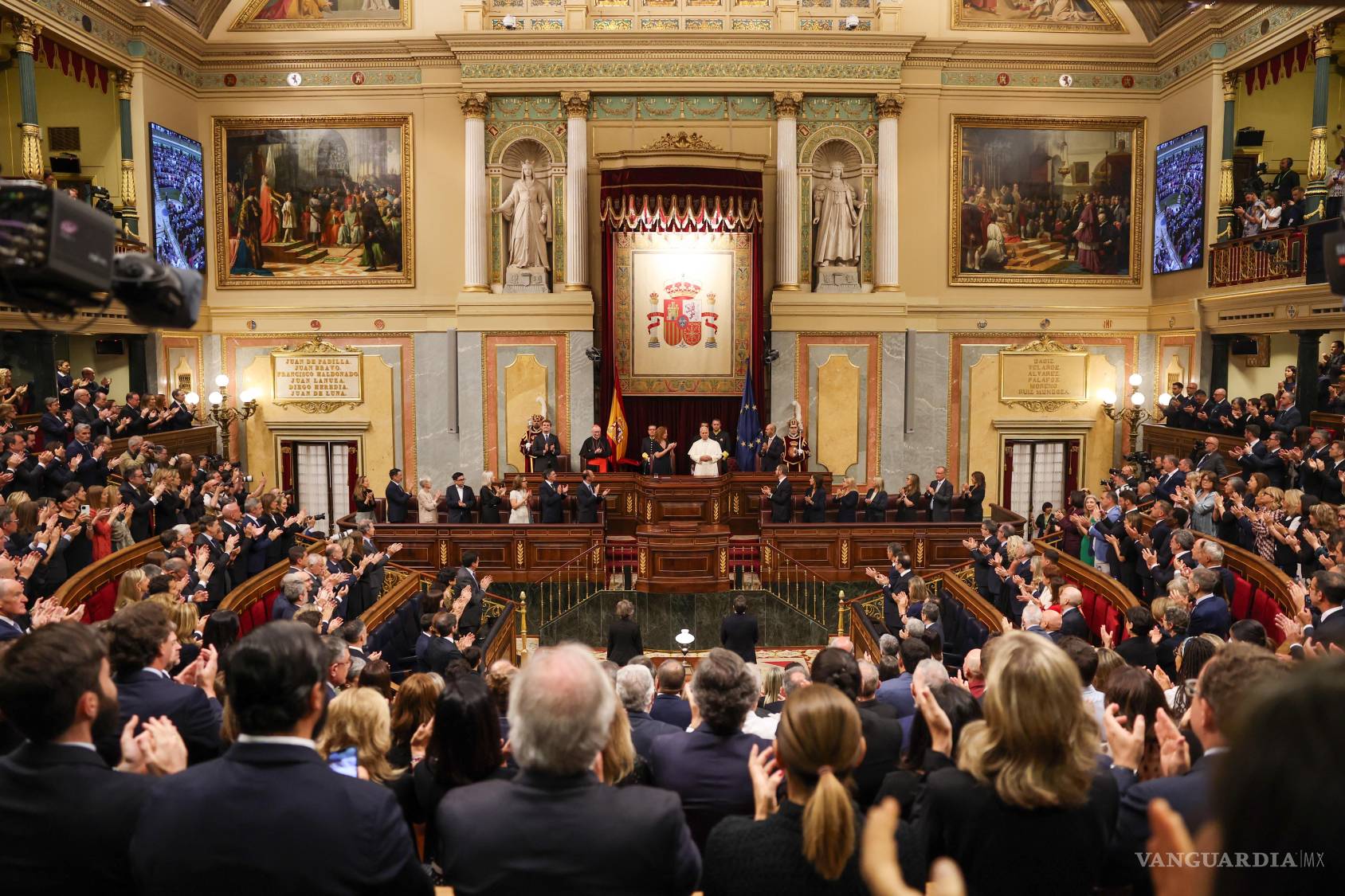$!El Papa León XIV se reúne con legisladores en el Parlamento español en Madrid, el lunes 8 de junio de 2026.
