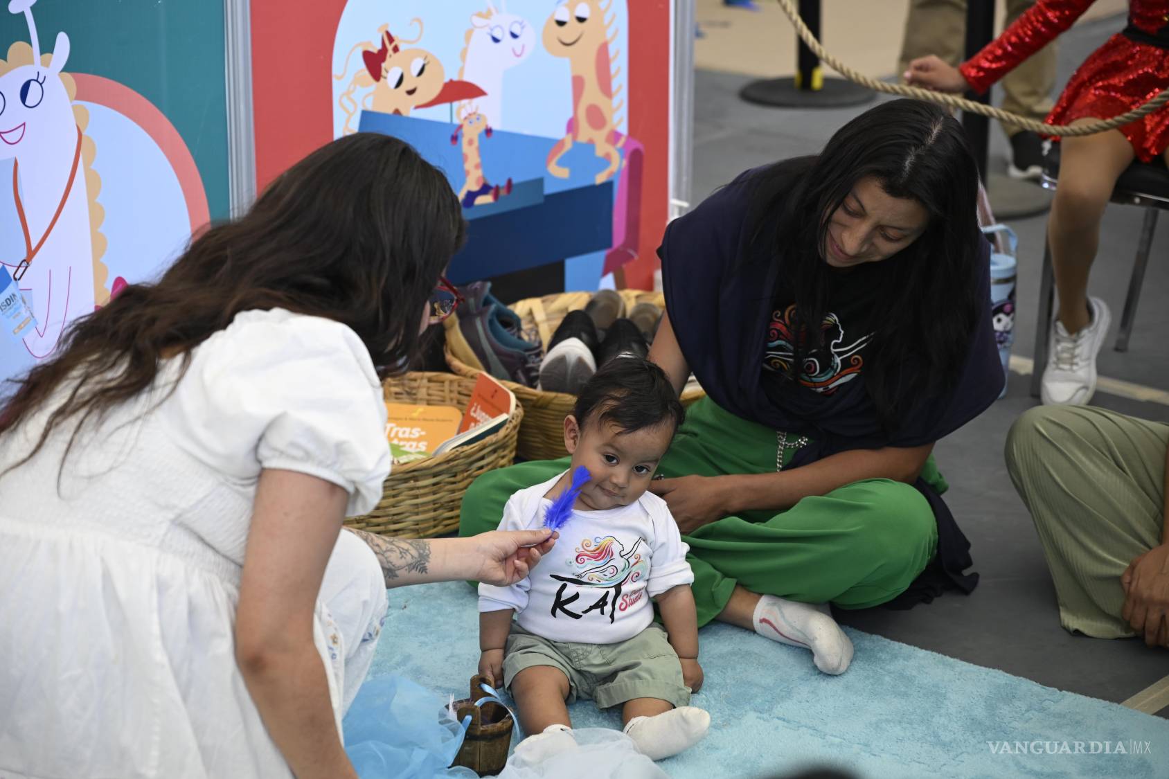 $!Acercan la poesía a los bebés en la FILC: Porque también los más pequeños merecen disfrutar de la literatura