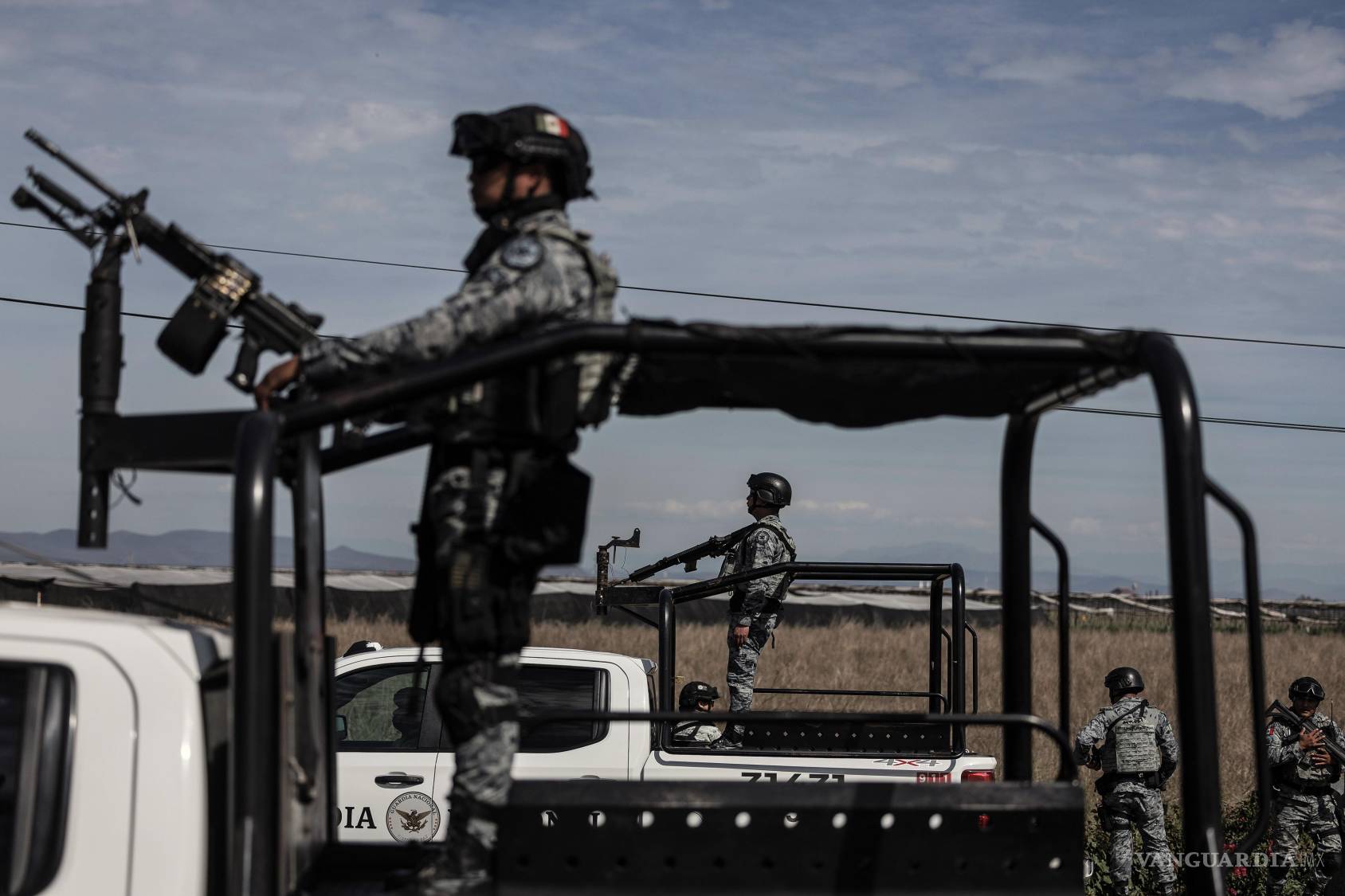 $!Operativos del cártel aseguran que la protección gubernamental ha sido clave para su expansión. Según sus testimonios, elementos de diversas corporaciones han servido como escoltas de capos o han facilitado el paso de cargamentos mediante el uso de palabras en clave.