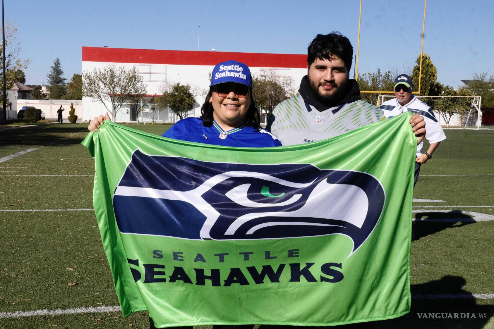 $!El título del Super Bowl impulsó la reunión de seguidores de los Seahawks de Seattle en el Campo de la UVM.