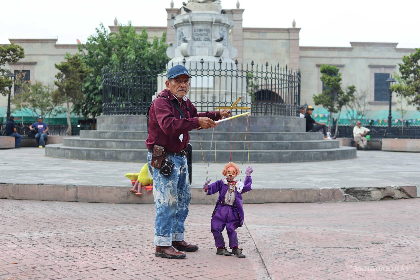 $!Don Daniel ‘El Pitoco’, el titiritero de Saltillo que mantiene viva la magia de Cri Cri y Topo Gigio en el Centro Histórico